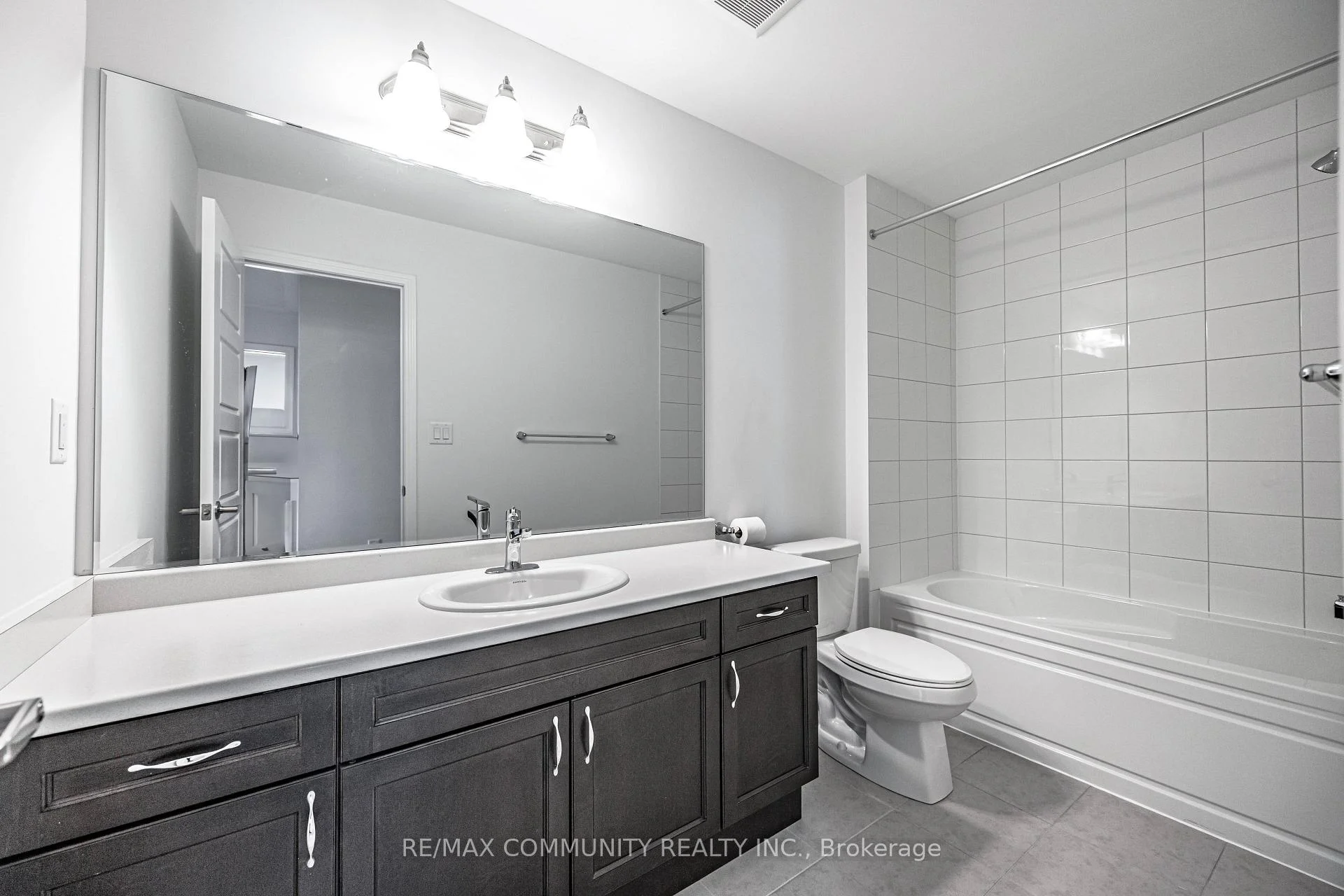 Photo 20 of 1483 Mockingbird Square, Pickering, Rural Pickering — HOMEH