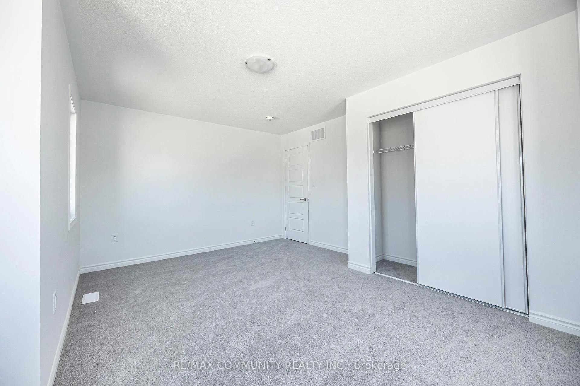 Photo 21 of 1483 Mockingbird Square, Pickering, Rural Pickering — HOMEH