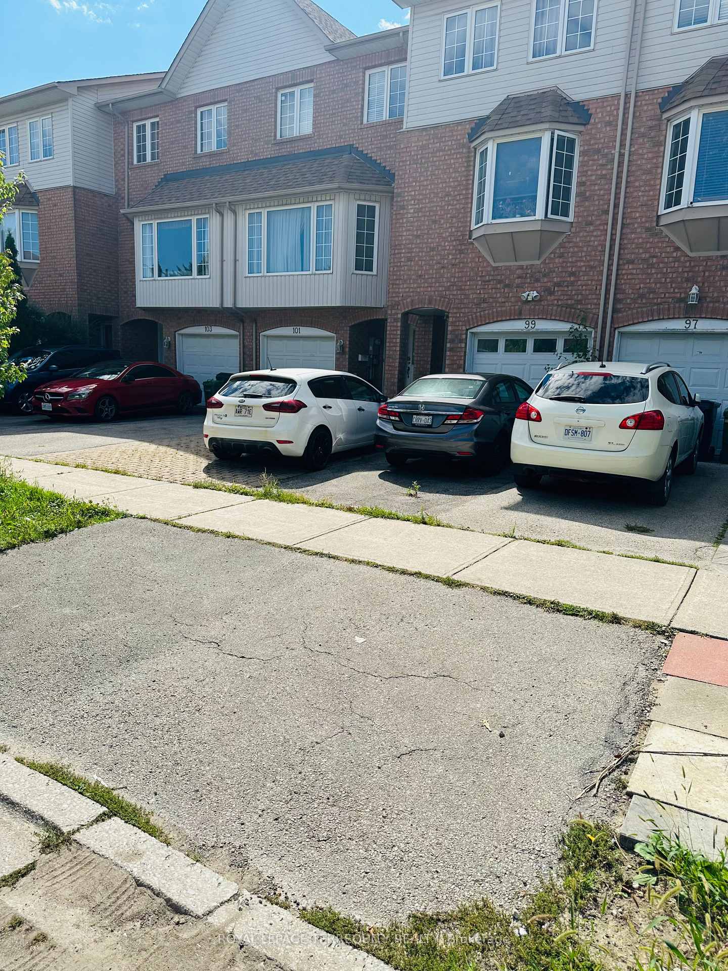 Photo 4 of 99 Sufi Crescent, North York, Victoria Village — HOMEH