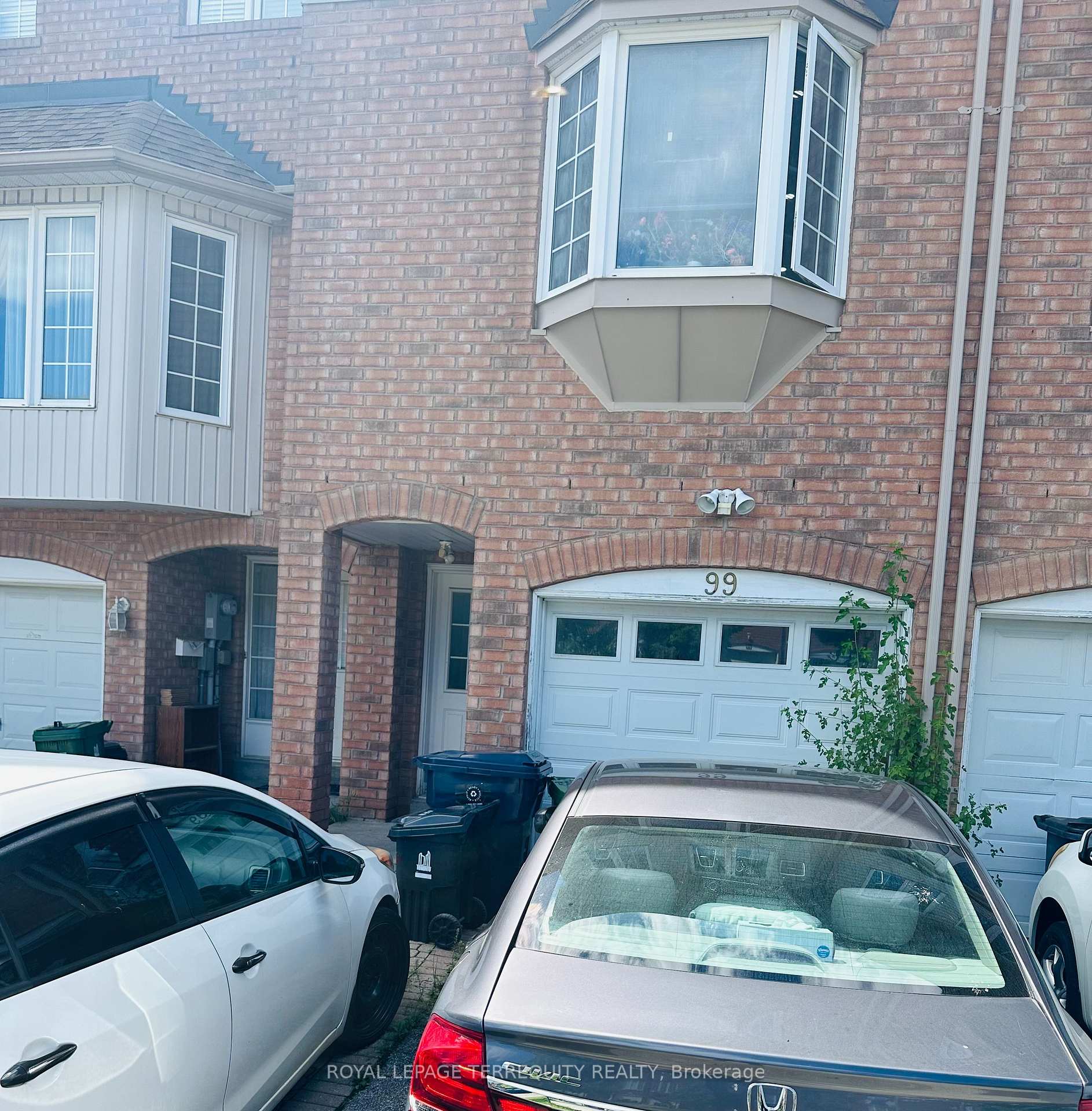 Photo 3 of 99 Sufi Crescent, North York, Victoria Village — HOMEH