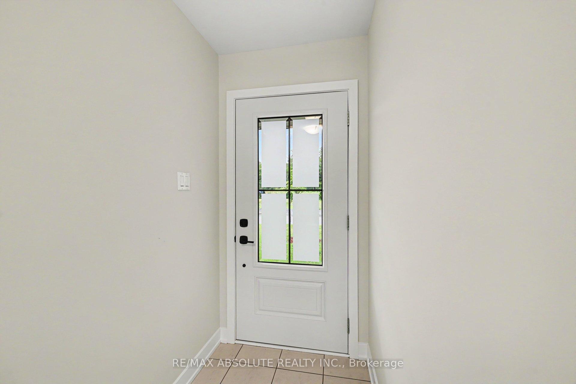 Photo 4 of 186 Seabert Drive, Arnprior, Arnprior — HOMEH