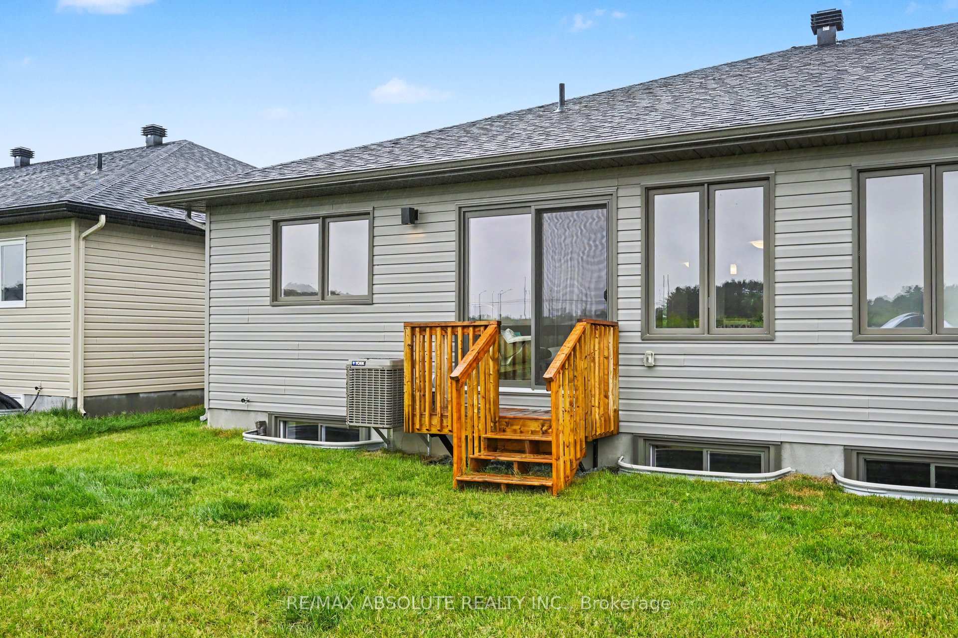 Photo 29 of 186 Seabert Drive, Arnprior, Arnprior — HOMEH