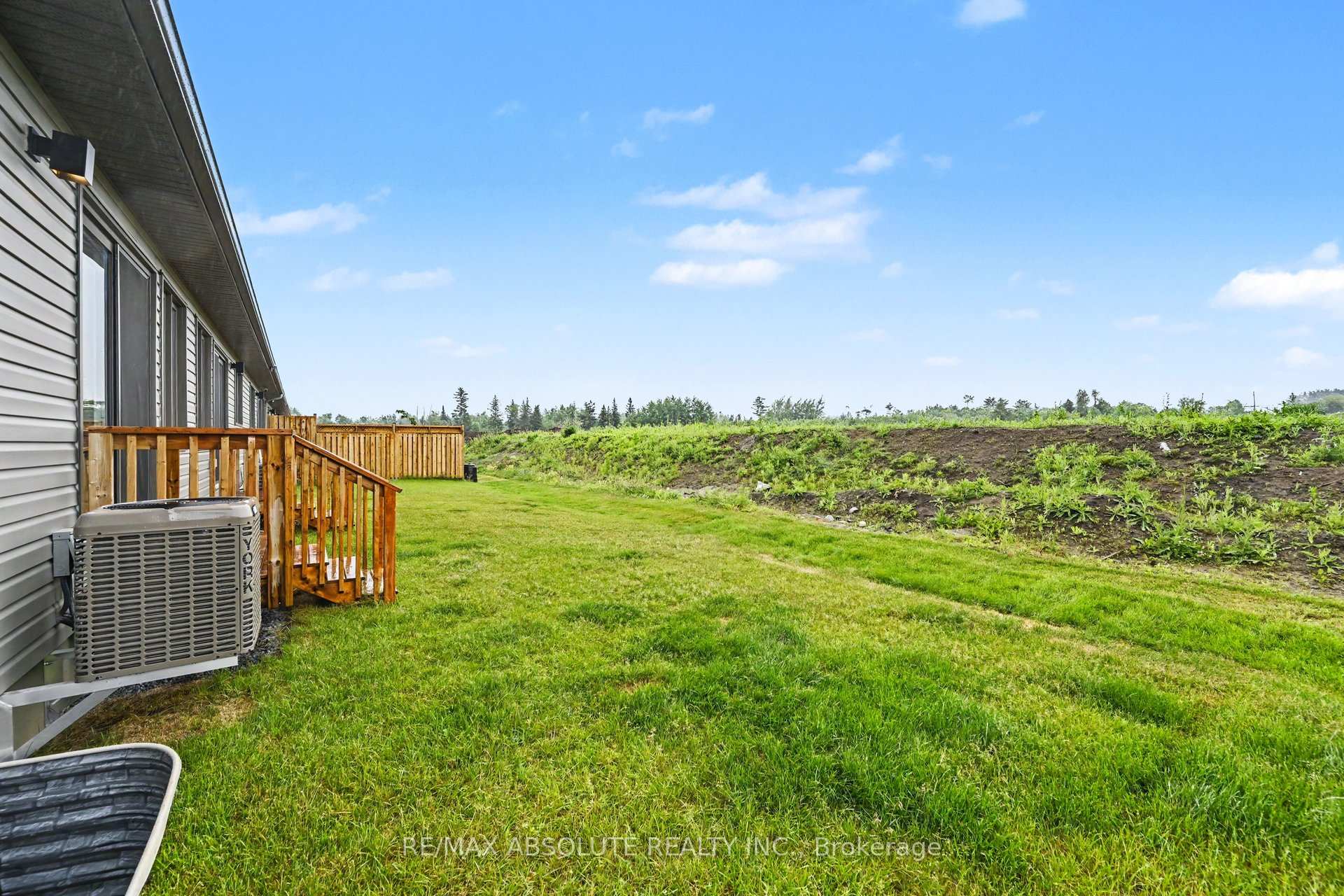 Photo 30 of 186 Seabert Drive, Arnprior, Arnprior — HOMEH