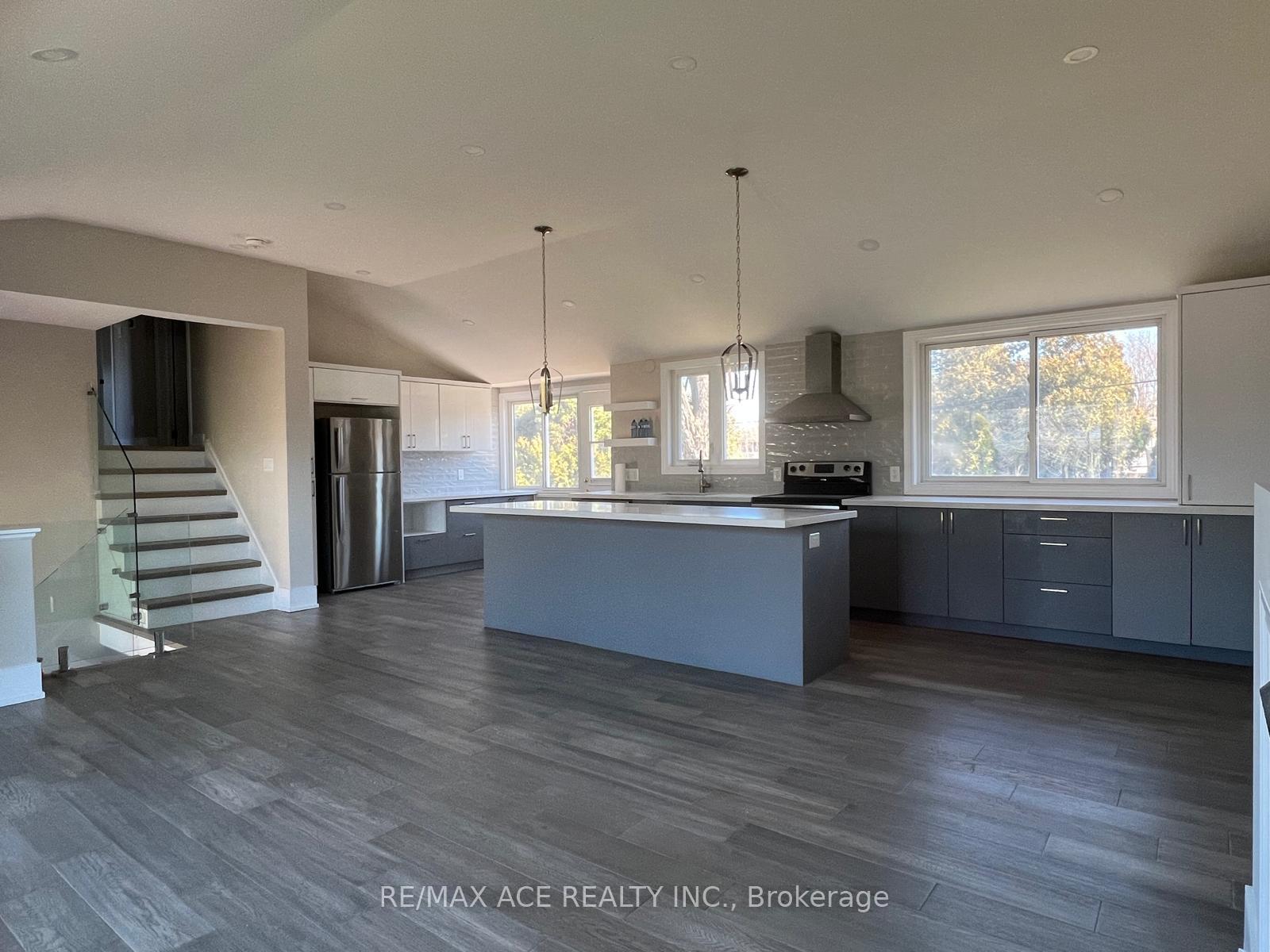 Photo 3 of 5132 Cherryhill Crescent, Burlington, Appleby — HOMEH