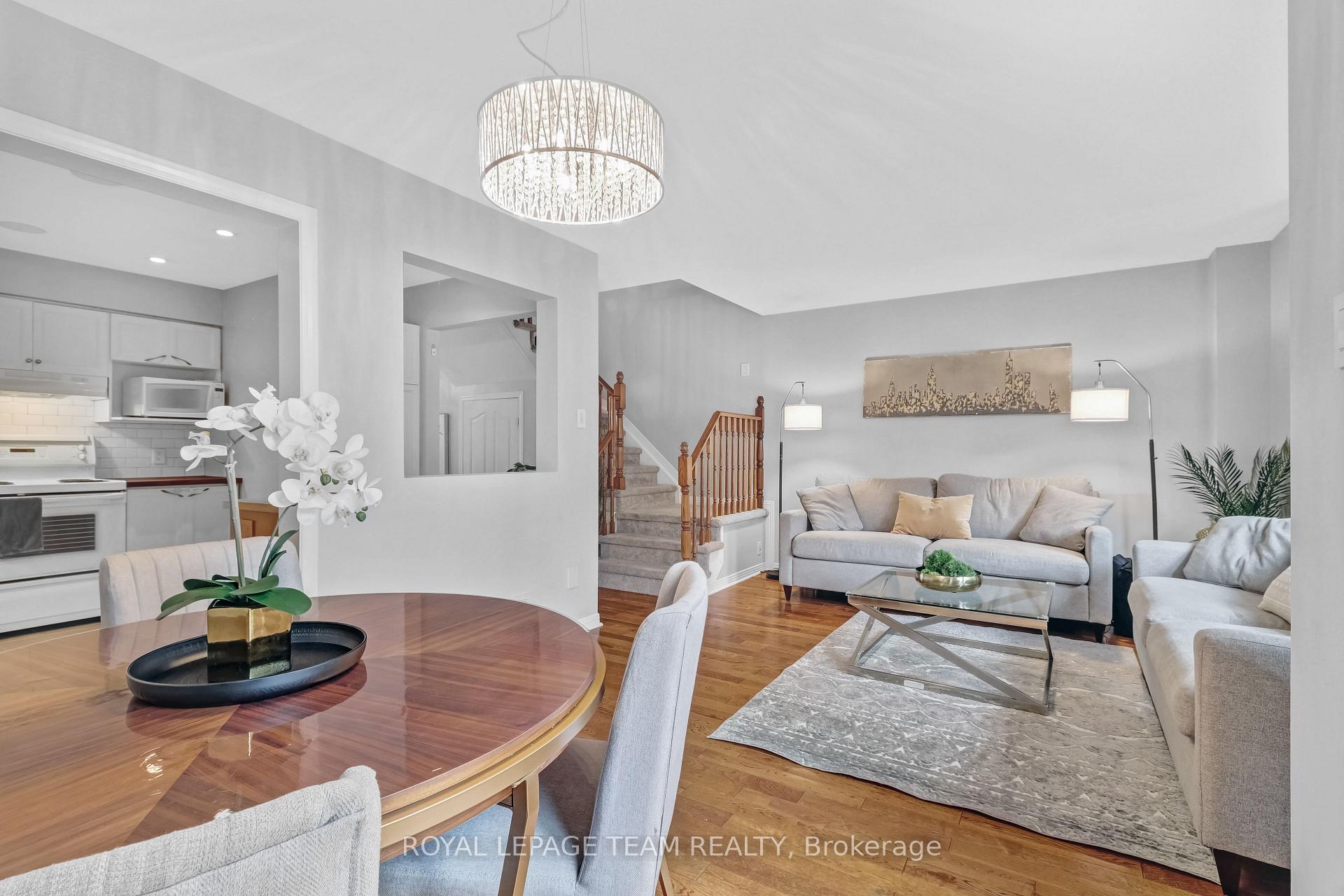 Photo 11 of 74 Milner Downs Crescent, Ottawa, Kanata - Emerald Meadows/Trailwest — HOMEH