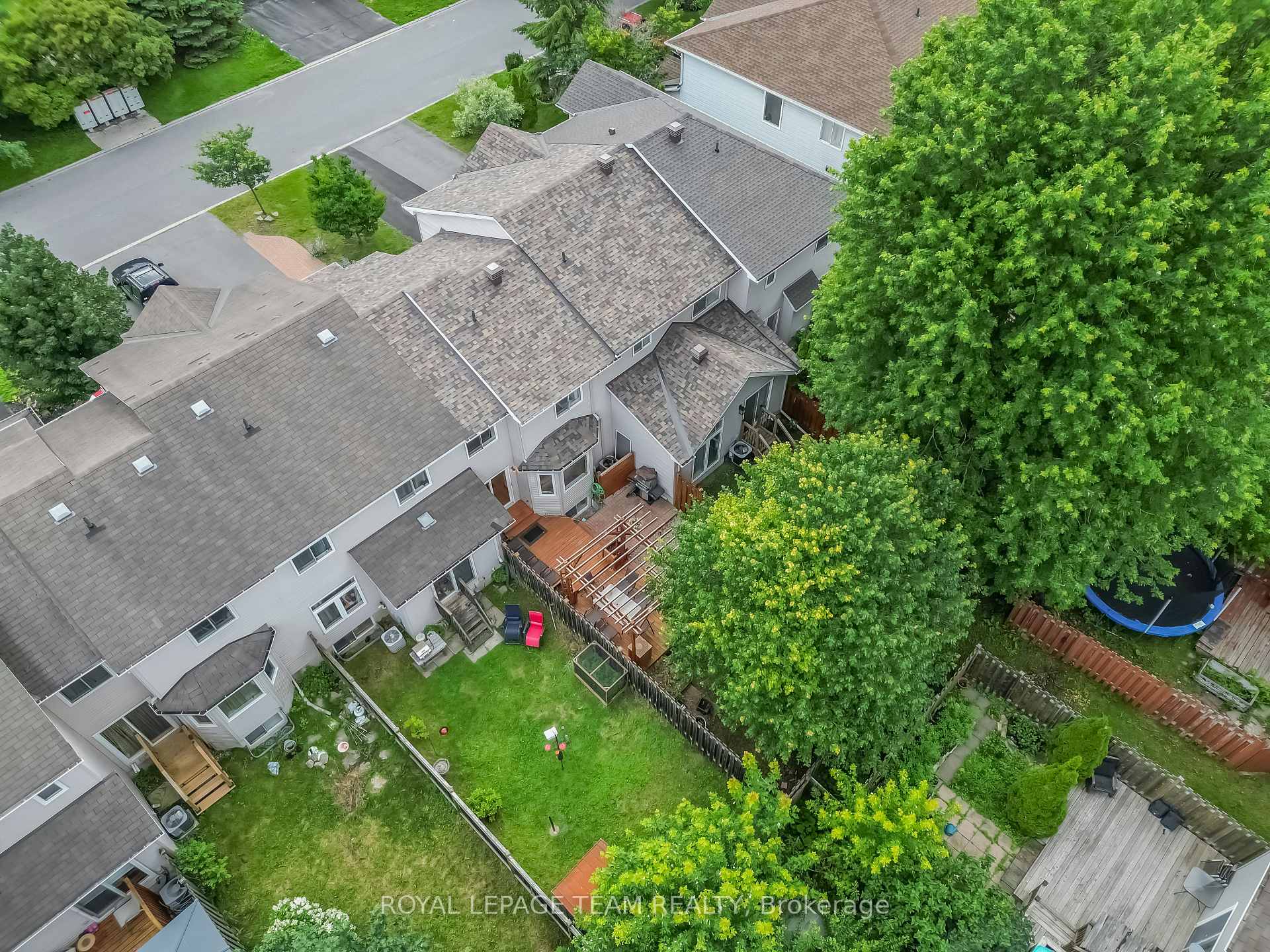 Photo 22 of 74 Milner Downs Crescent, Ottawa, Kanata - Emerald Meadows/Trailwest — HOMEH