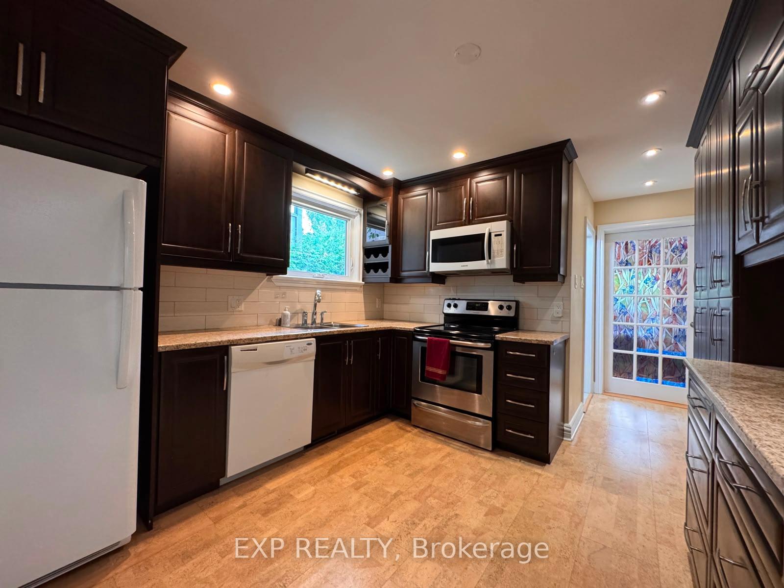 Photo 5 of 44 Clearview Avenue, Ottawa, Ottawa West/Tunneys Pasture — HOMEH