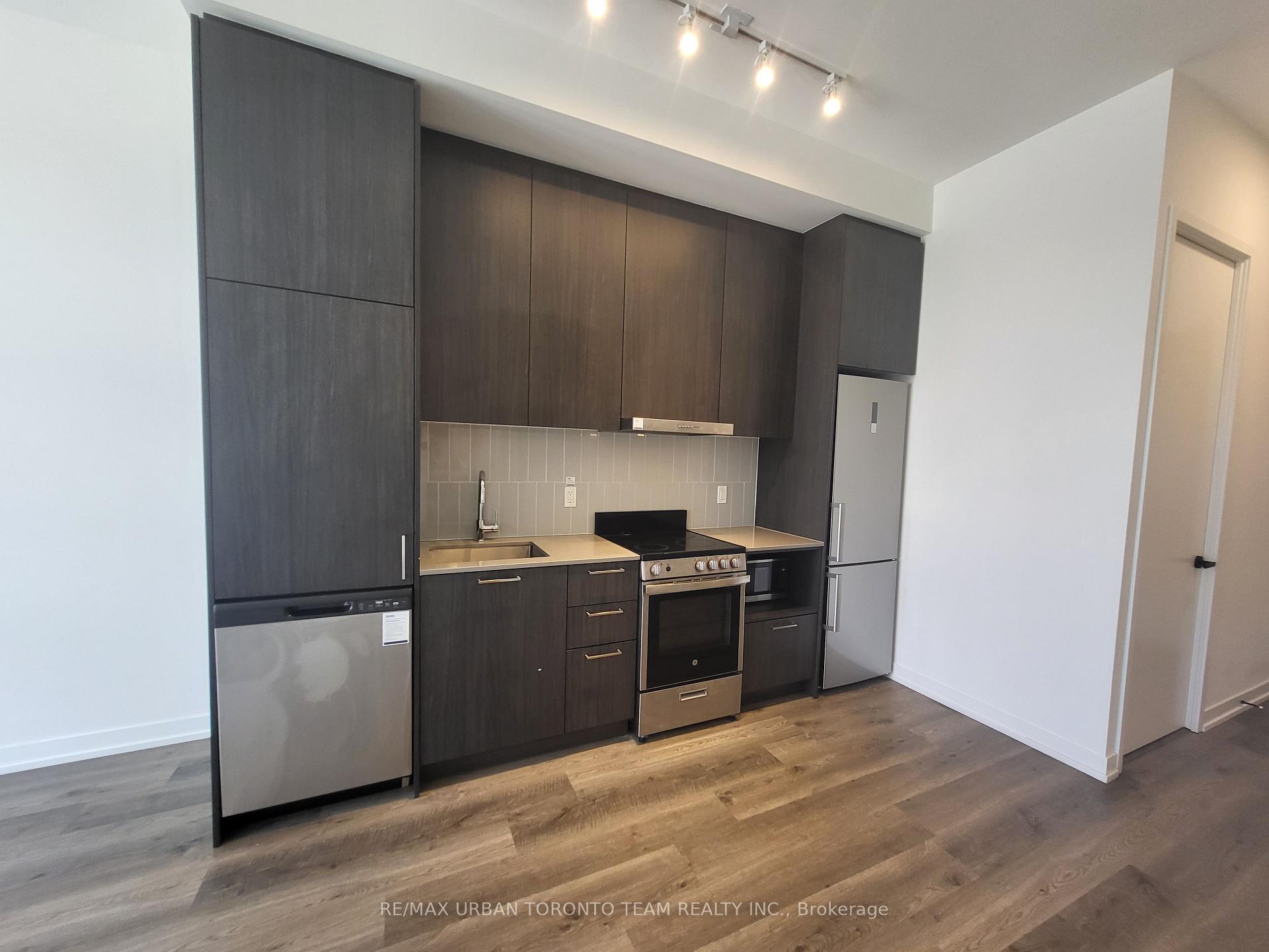 Photo 2 of Unit 111, 195 Commerce Street, Vaughan, Vaughan Corporate Centre — HOMEH