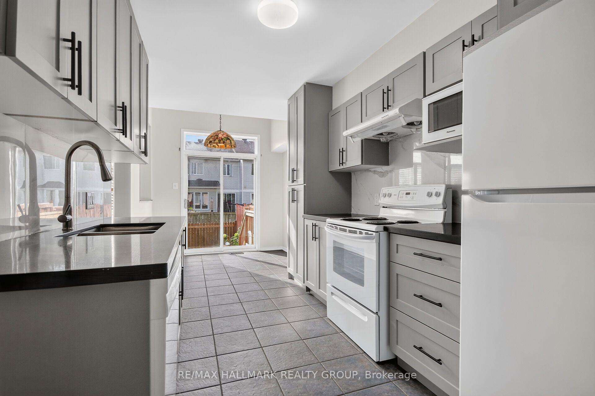 Photo 13 of 44 Drumso Street, Ottawa, Hunt Club Park/Greenboro — HOMEH