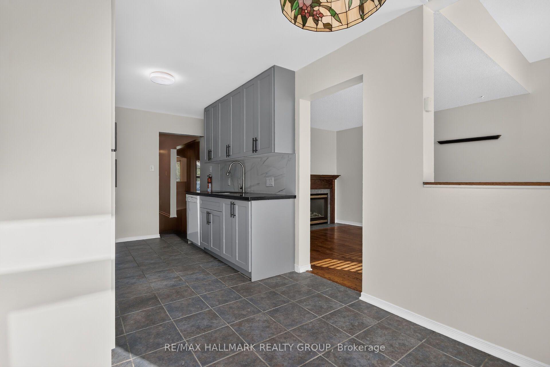 Photo 14 of 44 Drumso Street, Ottawa, Hunt Club Park/Greenboro — HOMEH
