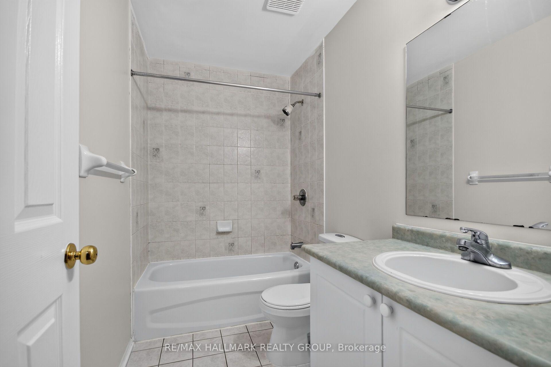 Photo 19 of 44 Drumso Street, Ottawa, Hunt Club Park/Greenboro — HOMEH