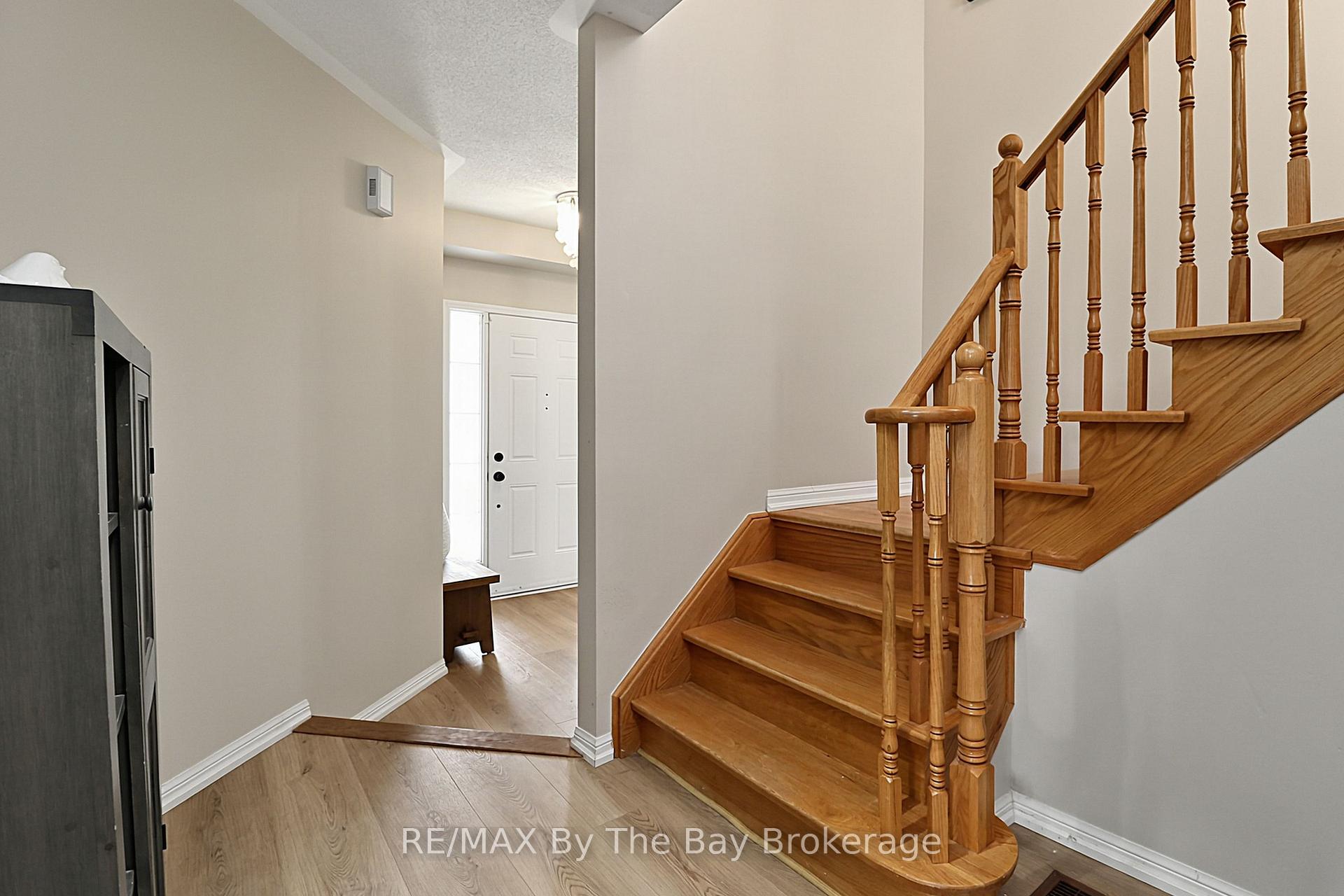 Photo 4 of 84 Wesley Avenue, Wasaga Beach — HOMEH