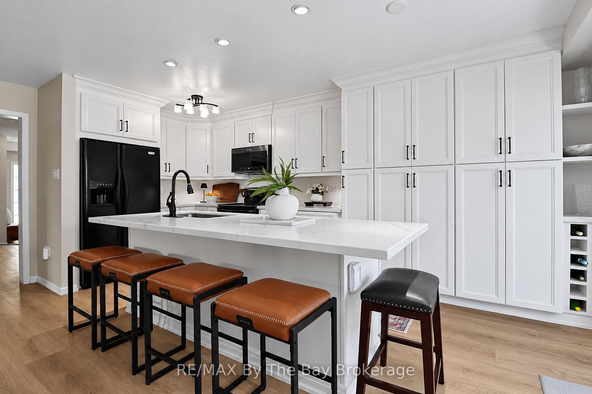 Photo 6 of 84 Wesley Avenue, Wasaga Beach — HOMEH