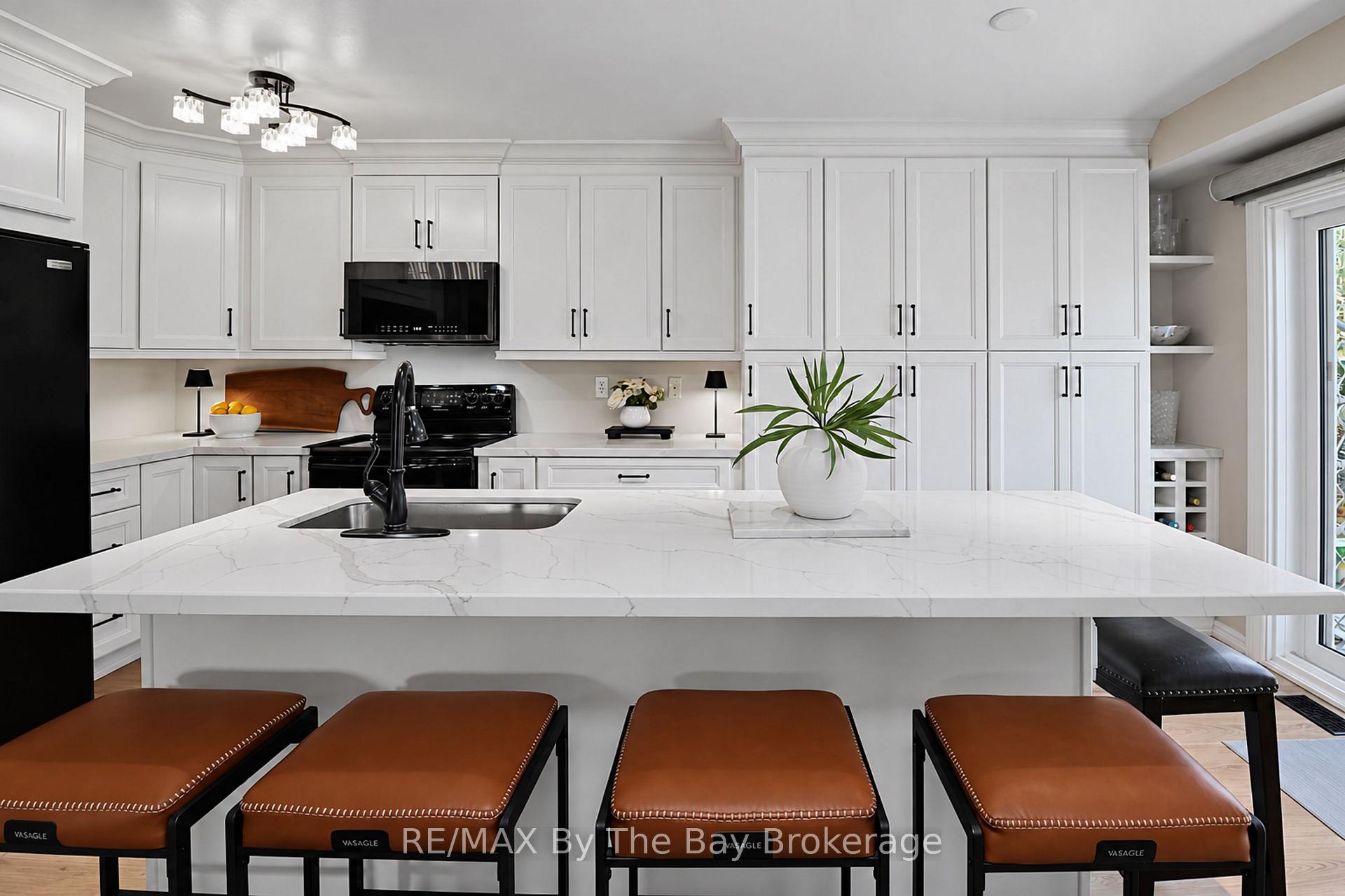 Photo 8 of 84 Wesley Avenue, Wasaga Beach — HOMEH