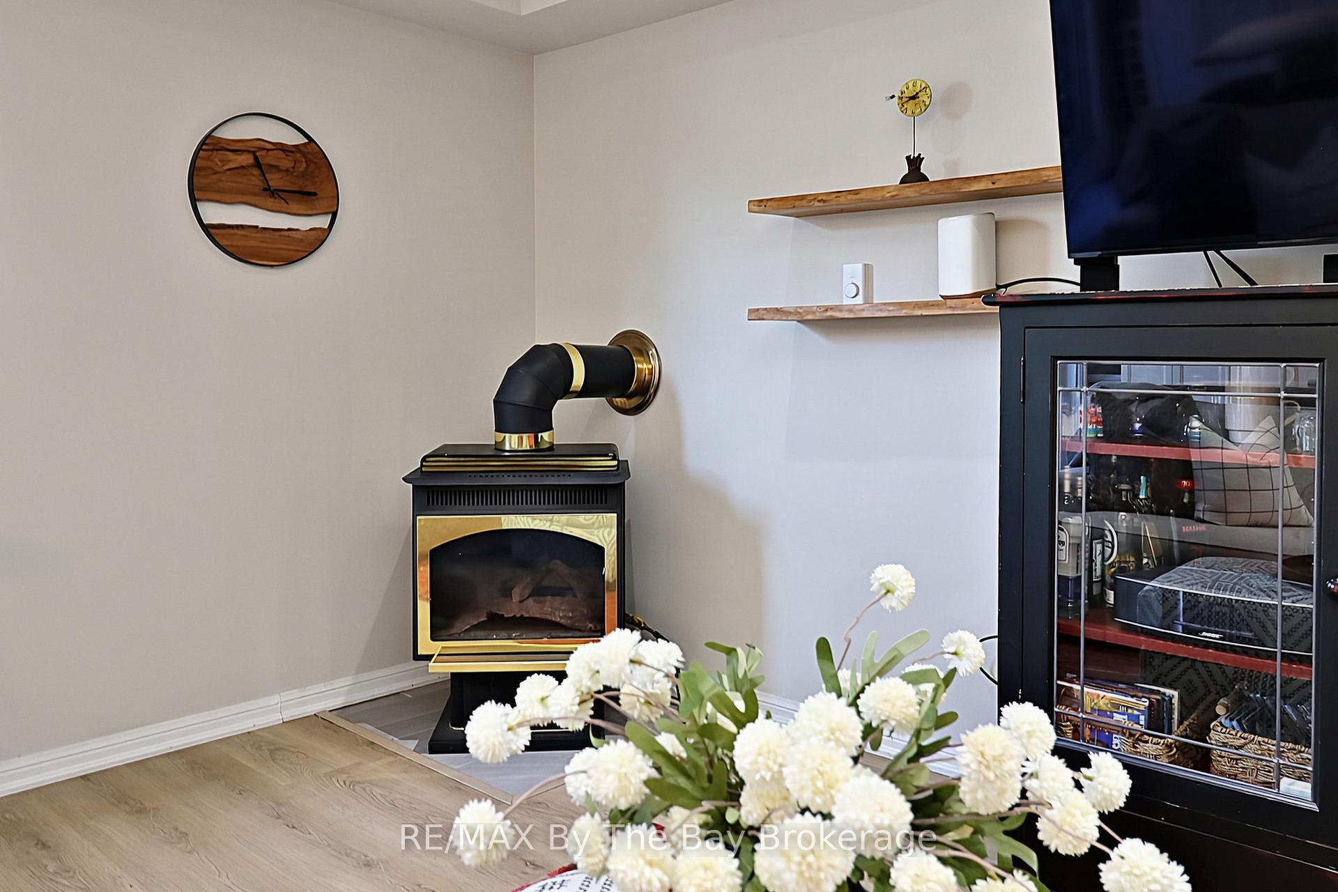 Photo 19 of 84 Wesley Avenue, Wasaga Beach — HOMEH