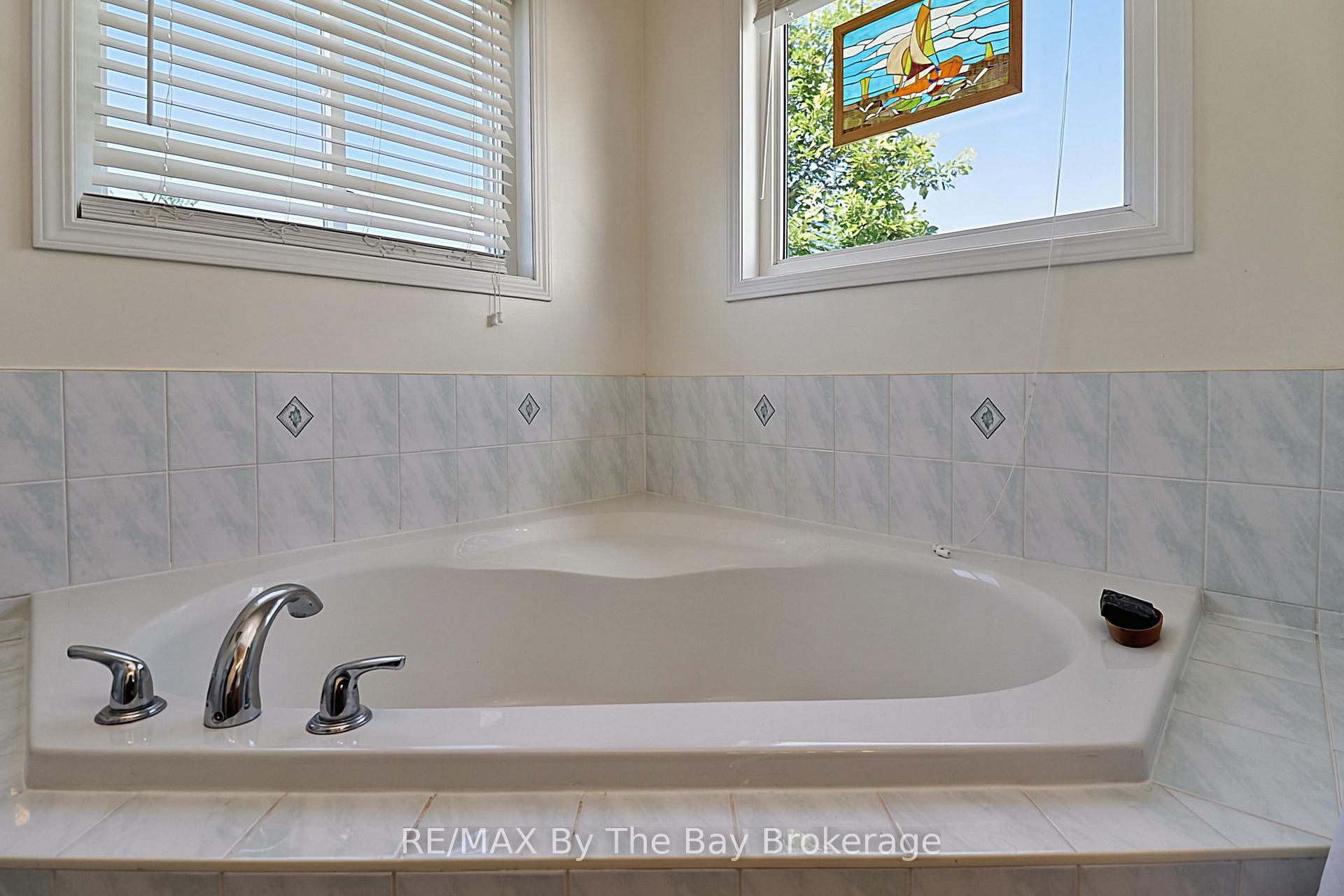 Photo 31 of 84 Wesley Avenue, Wasaga Beach — HOMEH