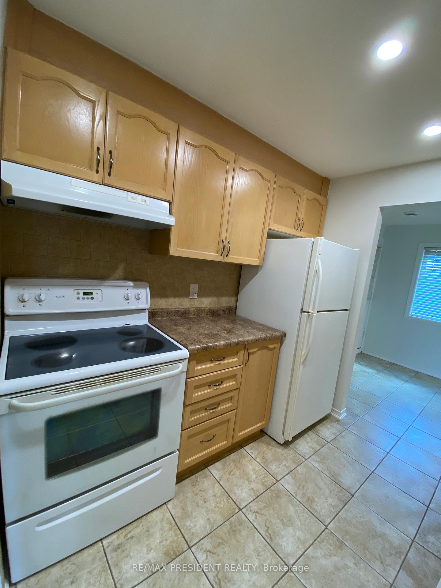 Photo 5 of Unit 4, 897 Stone Church Road E, Hamilton, Quinndale — HOMEH