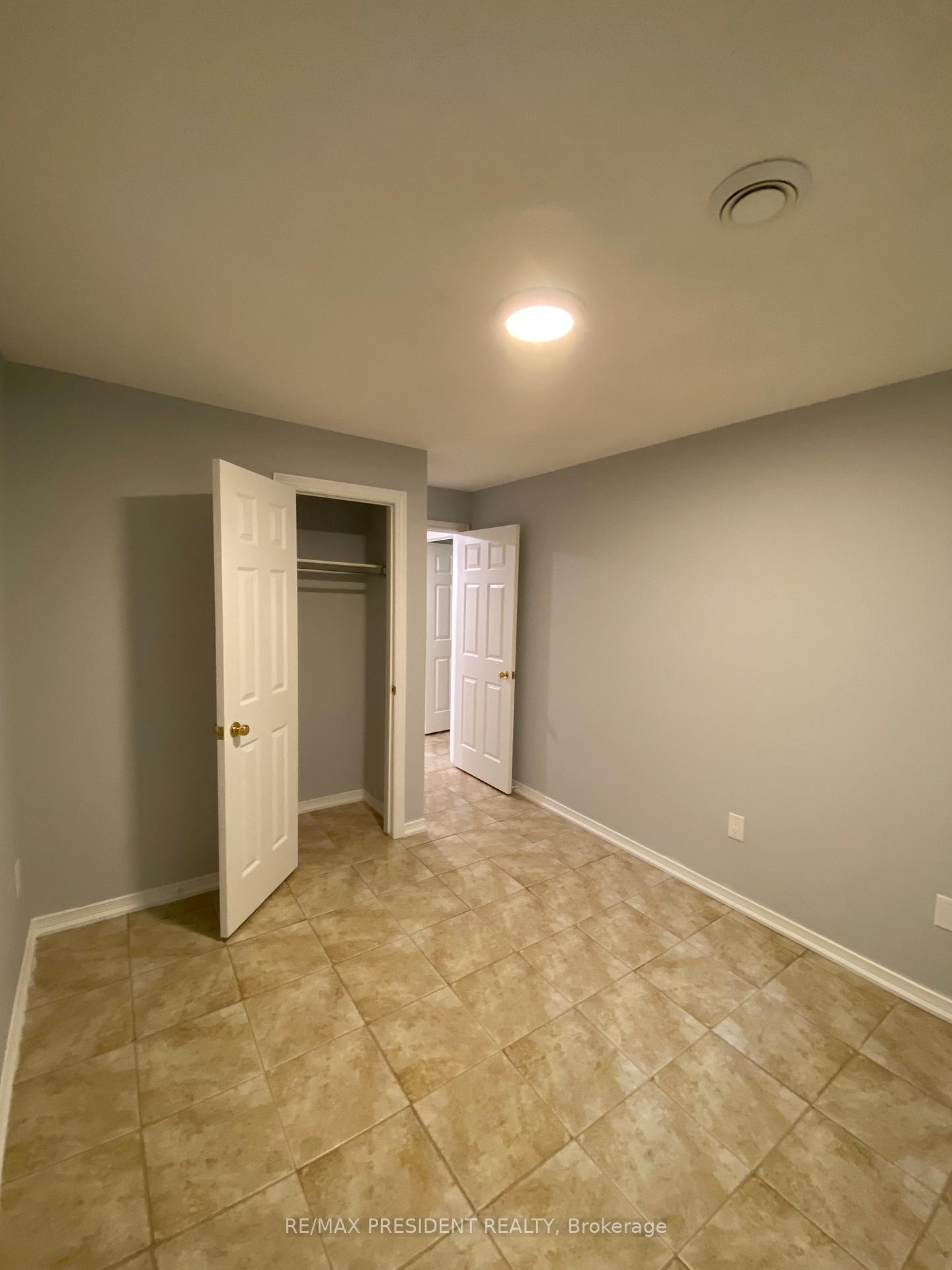 Photo 12 of Unit 4, 897 Stone Church Road E, Hamilton, Quinndale — HOMEH