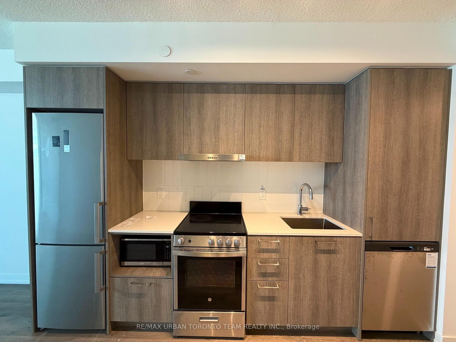 Photo 5 of Unit 301, 195 Commerce Street, Vaughan, Vaughan Corporate Centre — HOMEH
