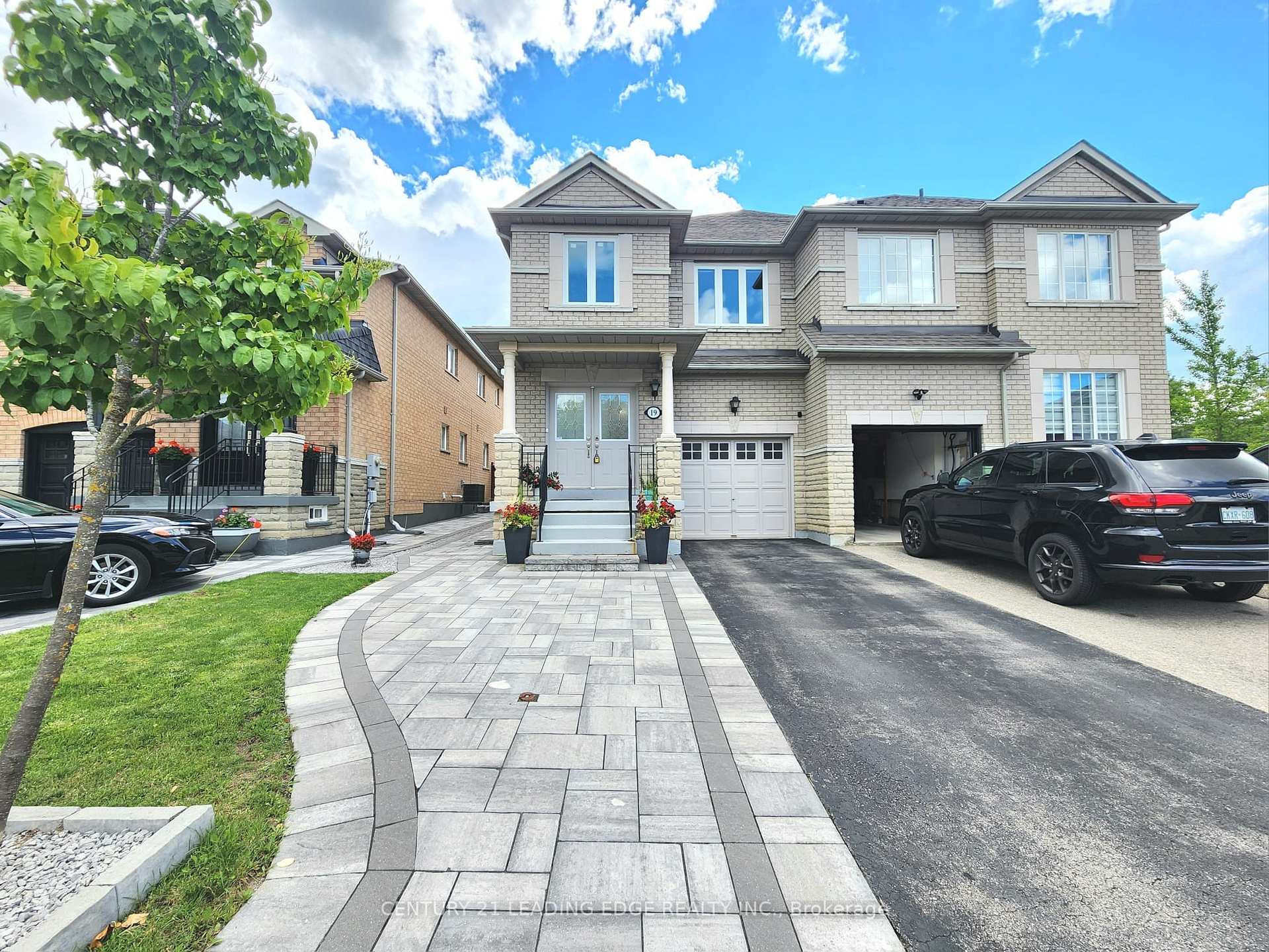 Photo 1 of 19 Kingly Crest Way, Vaughan, Sonoma Heights — HOMEH