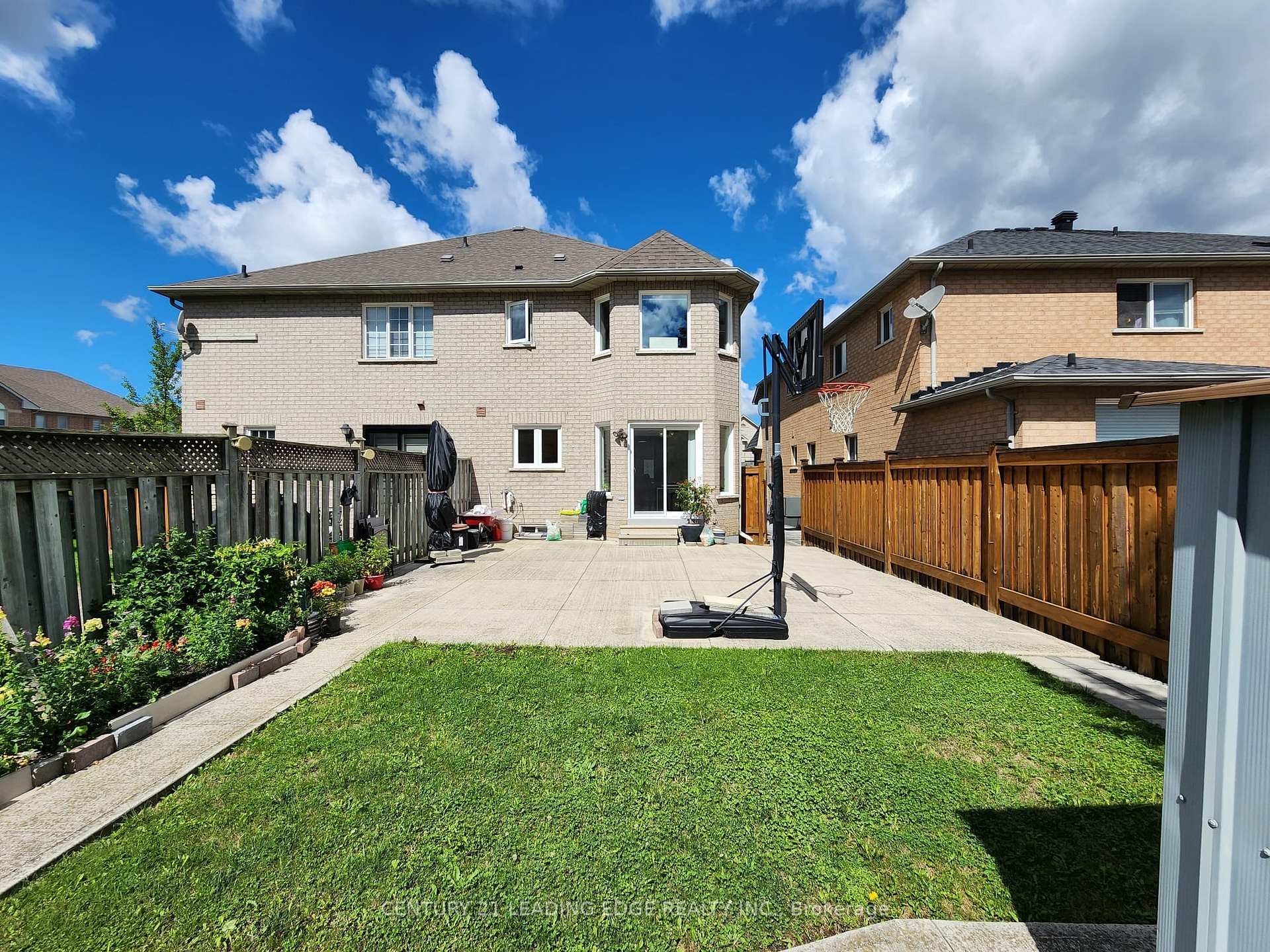 Photo 6 of 19 Kingly Crest Way, Vaughan, Sonoma Heights — HOMEH