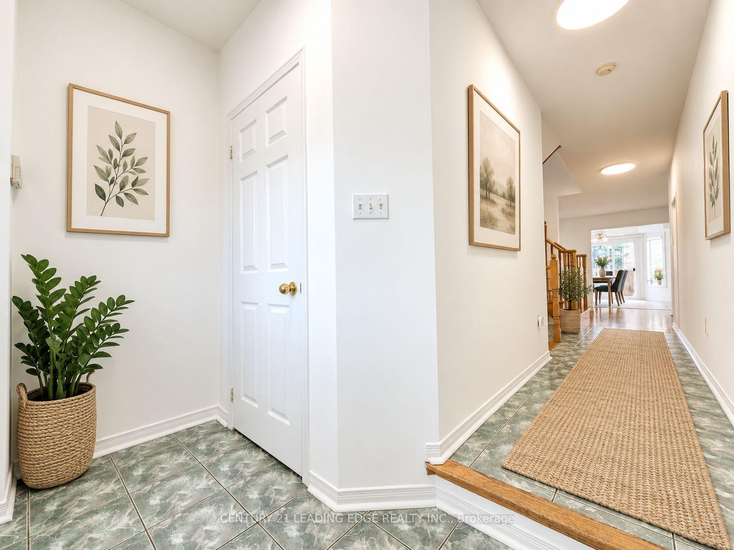 Photo 9 of 19 Kingly Crest Way, Vaughan, Sonoma Heights — HOMEH