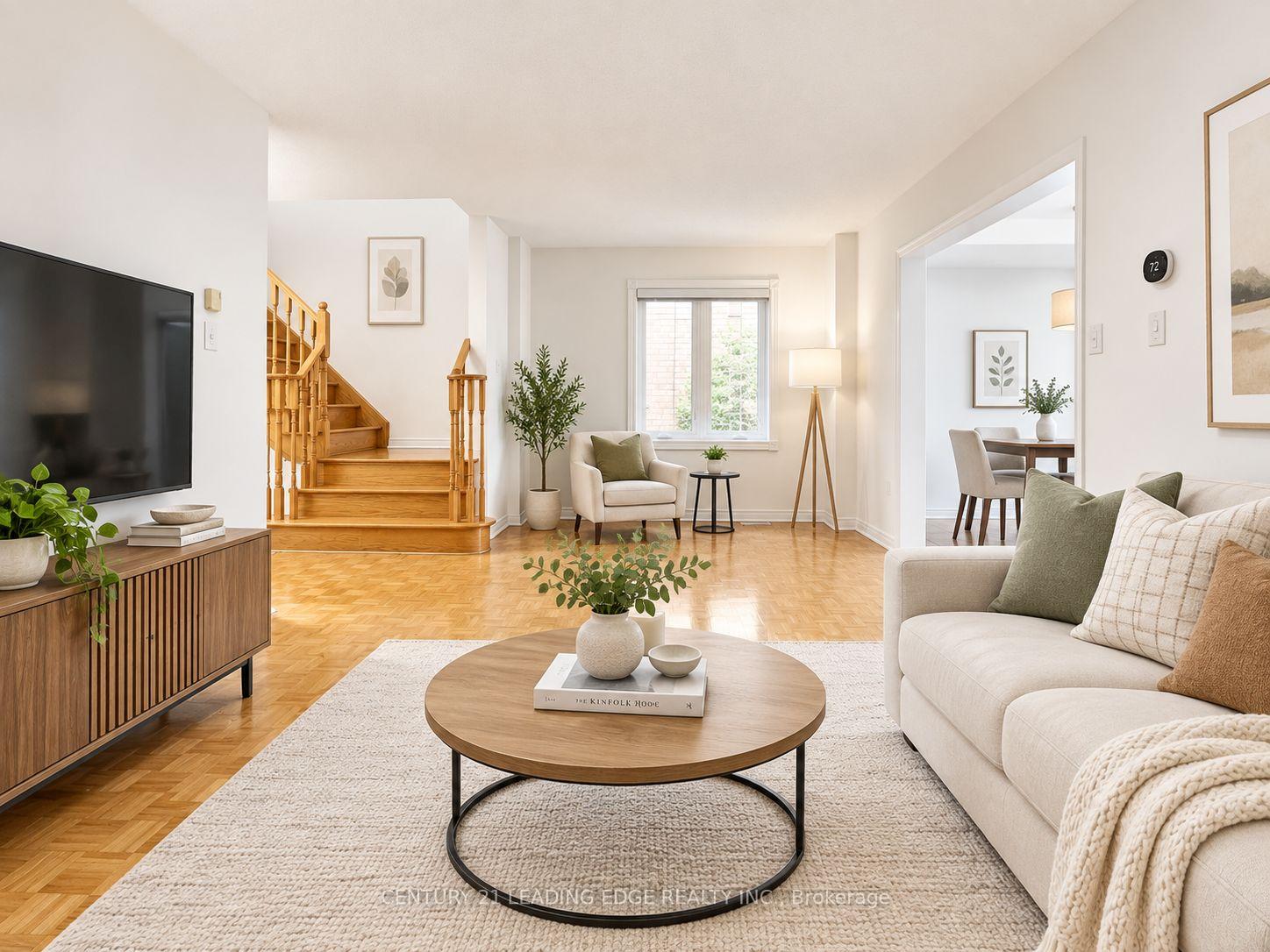 Photo 11 of 19 Kingly Crest Way, Vaughan, Sonoma Heights — HOMEH