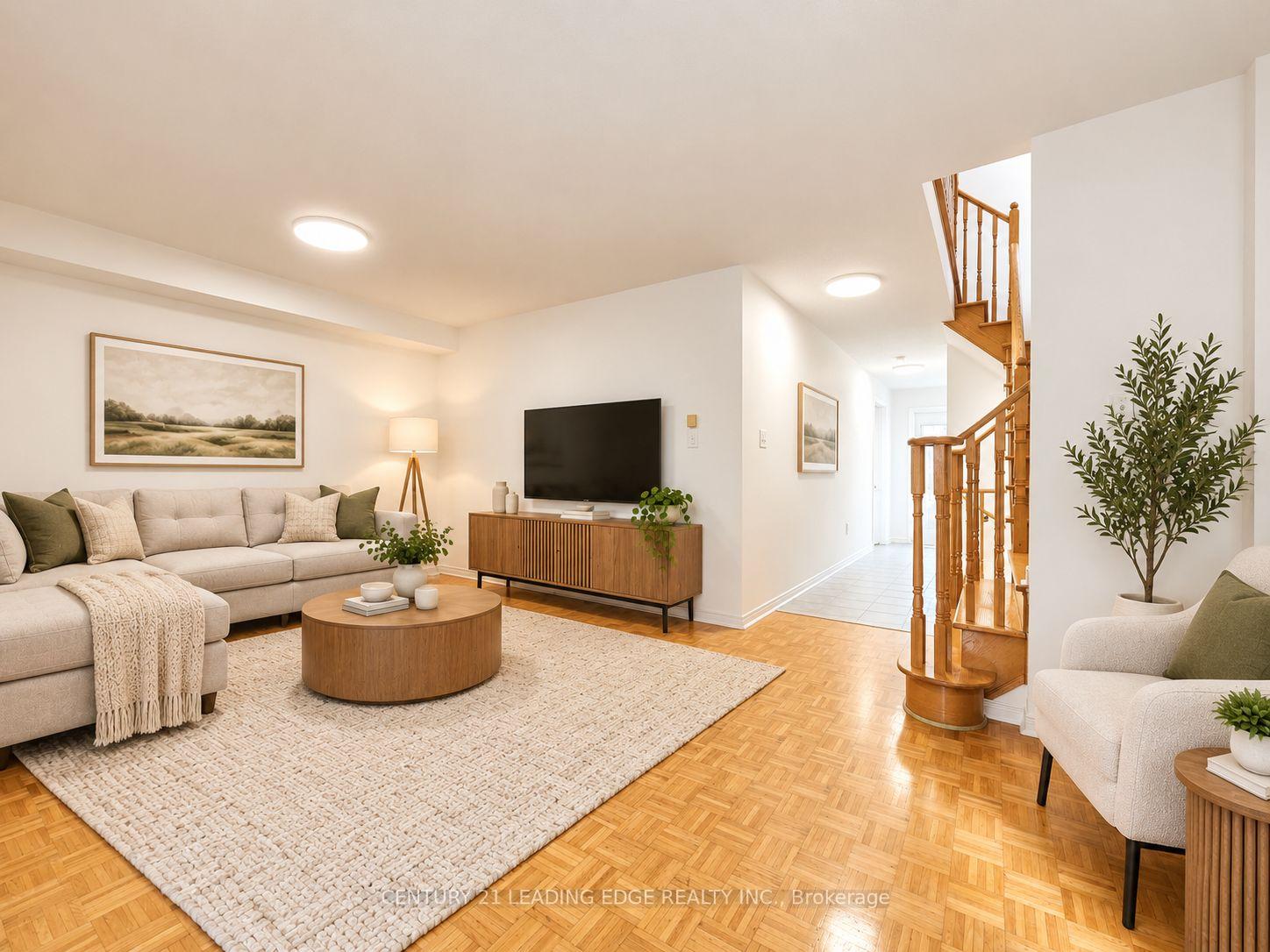 Photo 12 of 19 Kingly Crest Way, Vaughan, Sonoma Heights — HOMEH