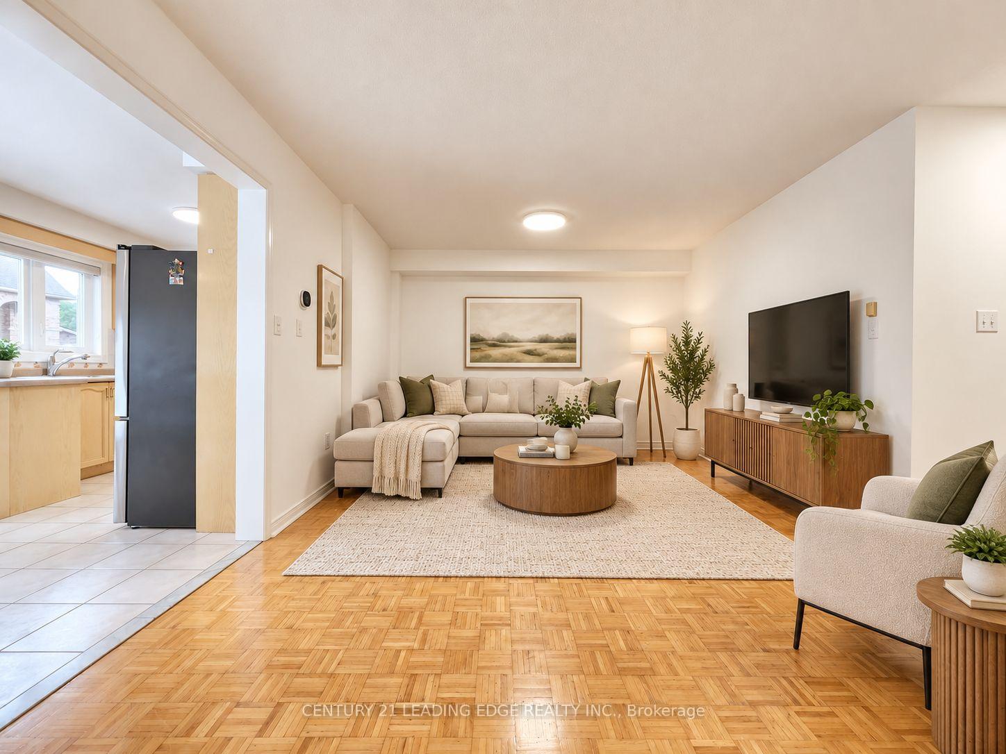 Photo 14 of 19 Kingly Crest Way, Vaughan, Sonoma Heights — HOMEH