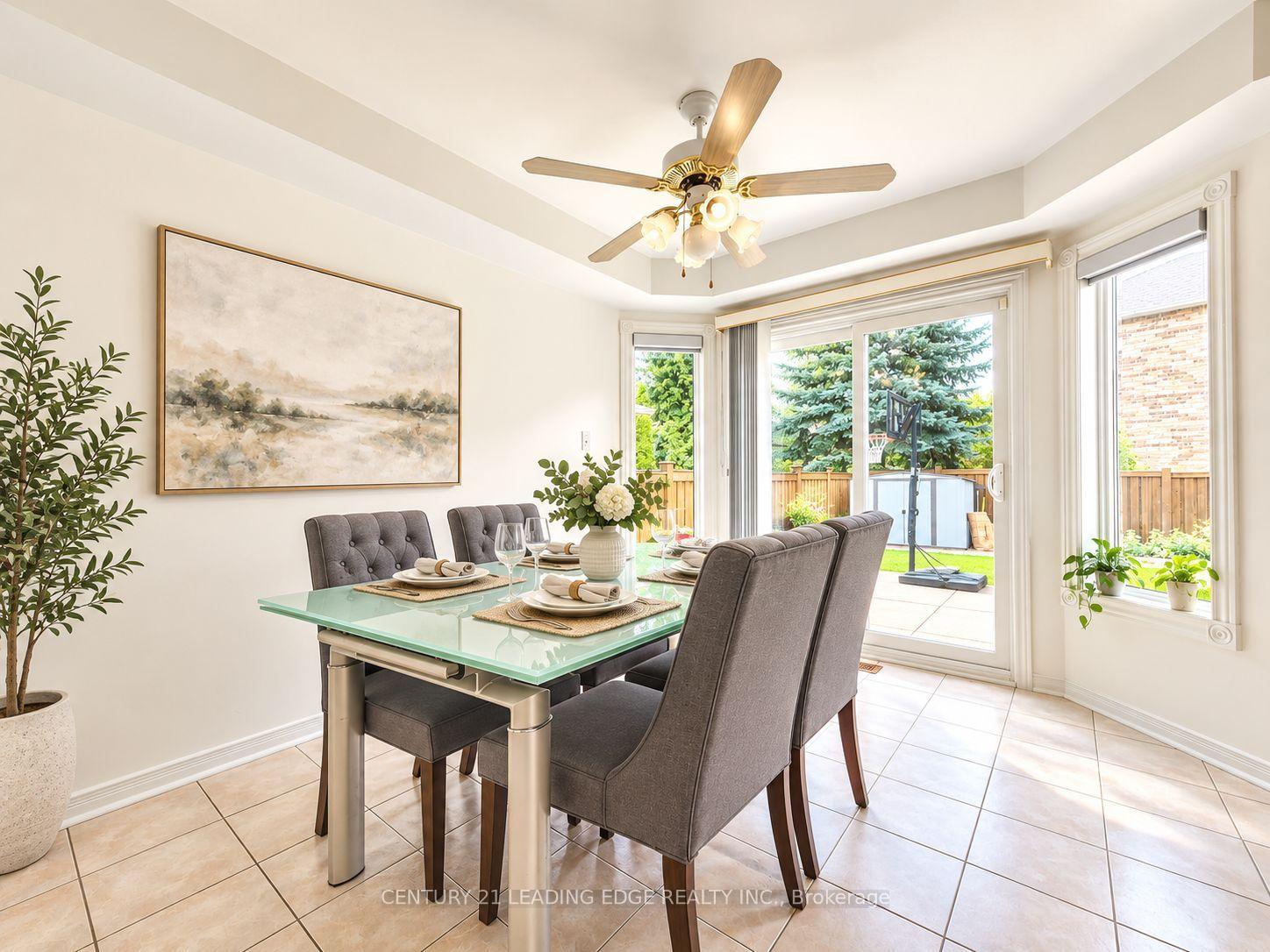 Photo 16 of 19 Kingly Crest Way, Vaughan, Sonoma Heights — HOMEH