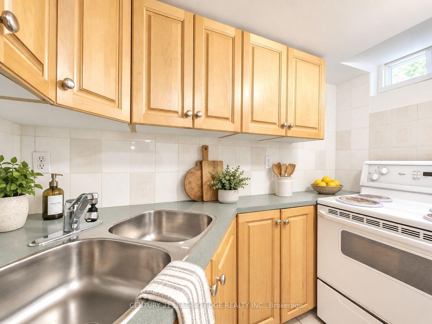 Photo 33 of 19 Kingly Crest Way, Vaughan, Sonoma Heights — HOMEH