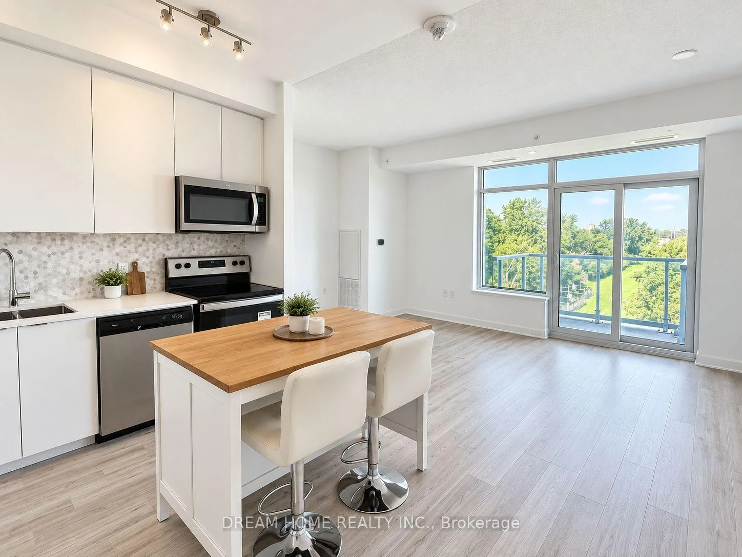 Photo 14 of Unit 319, 3220 Sheppard Avenue E, Scarborough, Tam O'Shanter-Sullivan — HOMEH