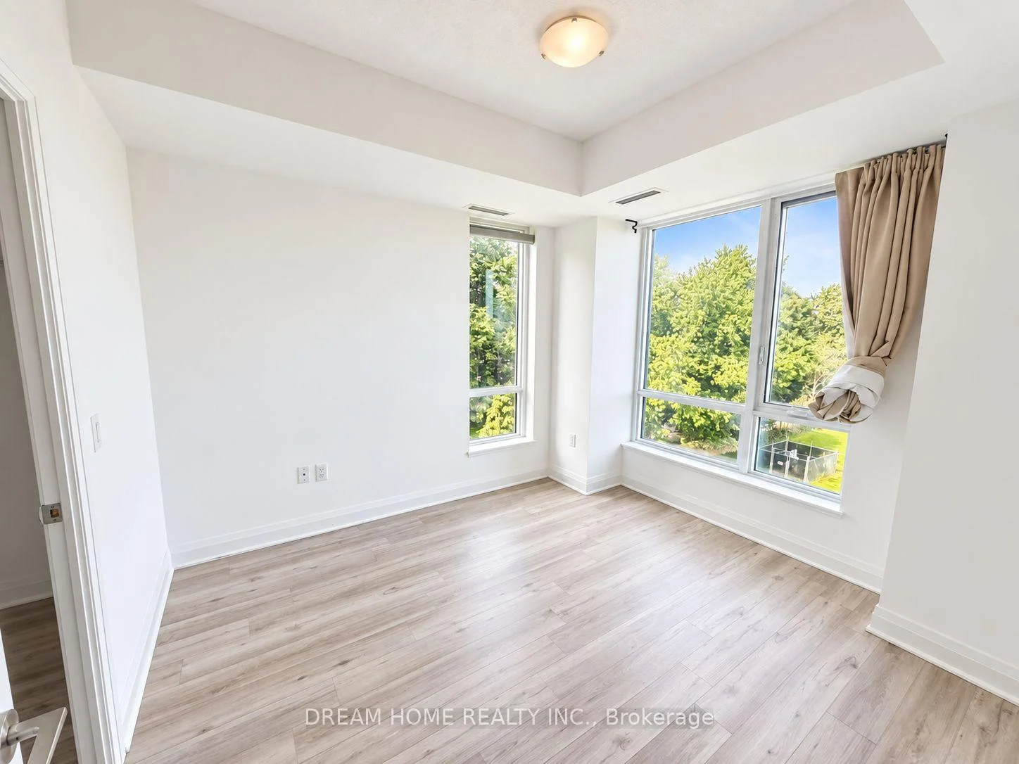 Photo 32 of Unit 319, 3220 Sheppard Avenue E, Scarborough, Tam O'Shanter-Sullivan — HOMEH