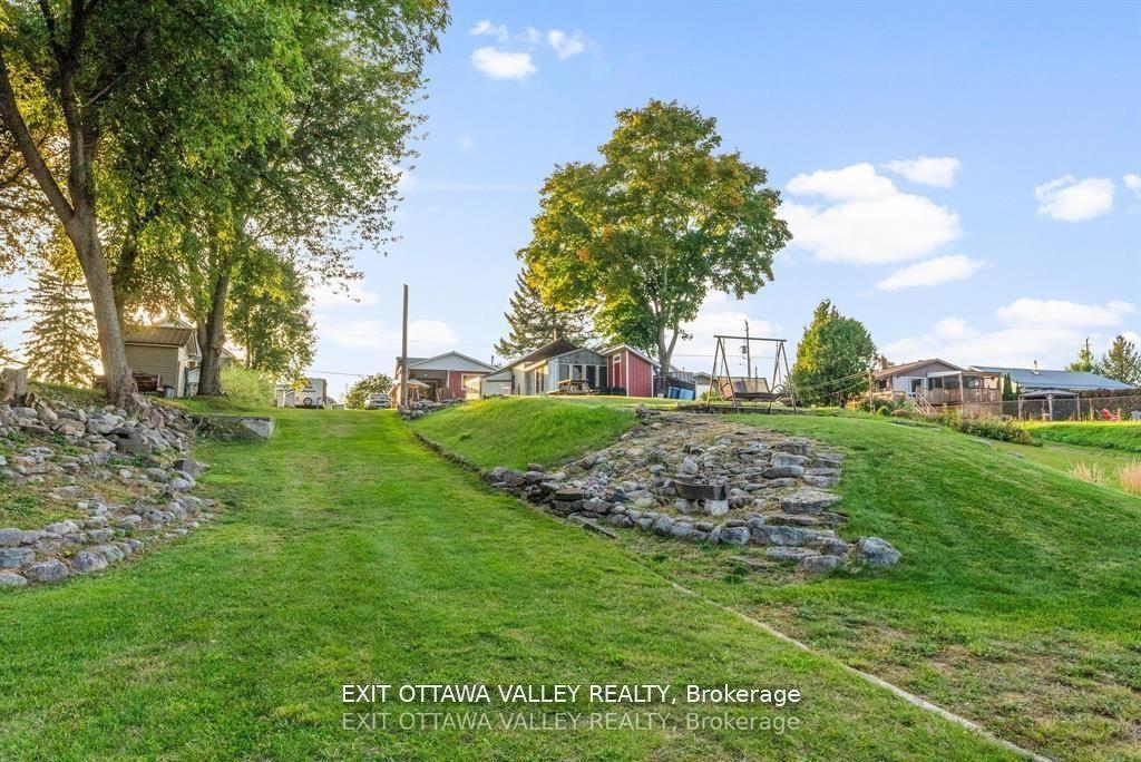 Photo 6 of 44 Lacroix Bay Road, Whitewater Region, Whitewater Region — HOMEH