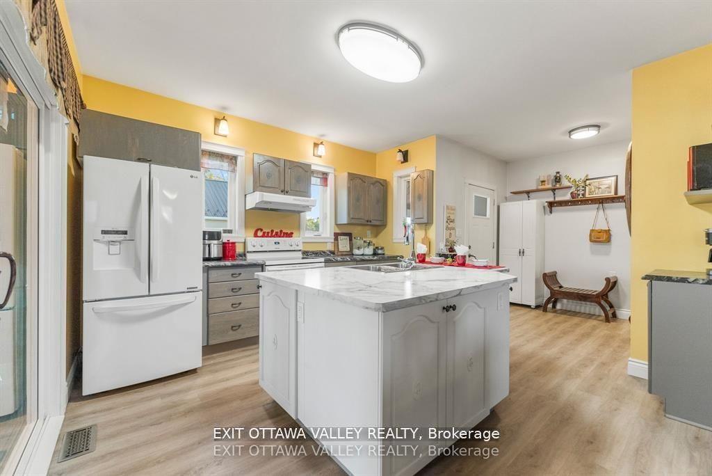 Photo 16 of 44 Lacroix Bay Road, Whitewater Region, Whitewater Region — HOMEH