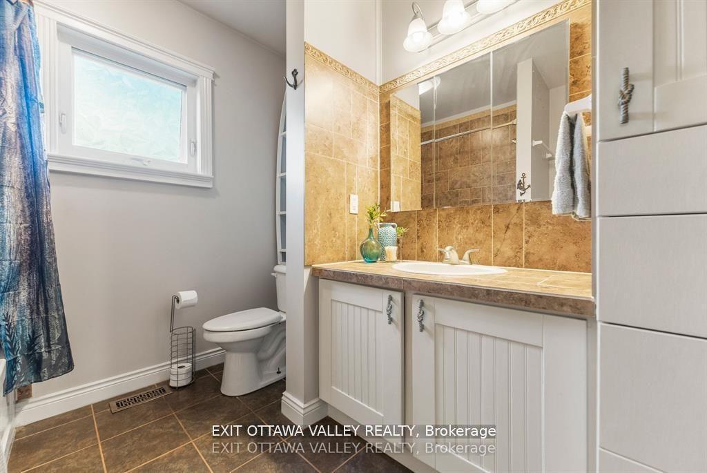 Photo 19 of 44 Lacroix Bay Road, Whitewater Region, Whitewater Region — HOMEH
