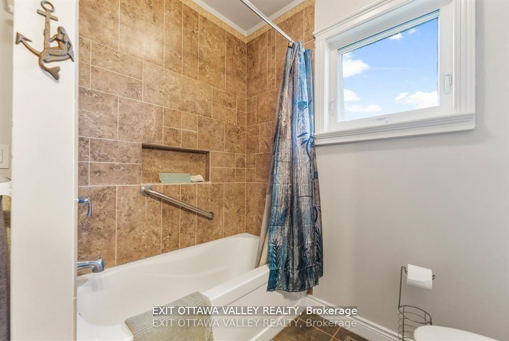 Photo 21 of 44 Lacroix Bay Road, Whitewater Region, Whitewater Region — HOMEH