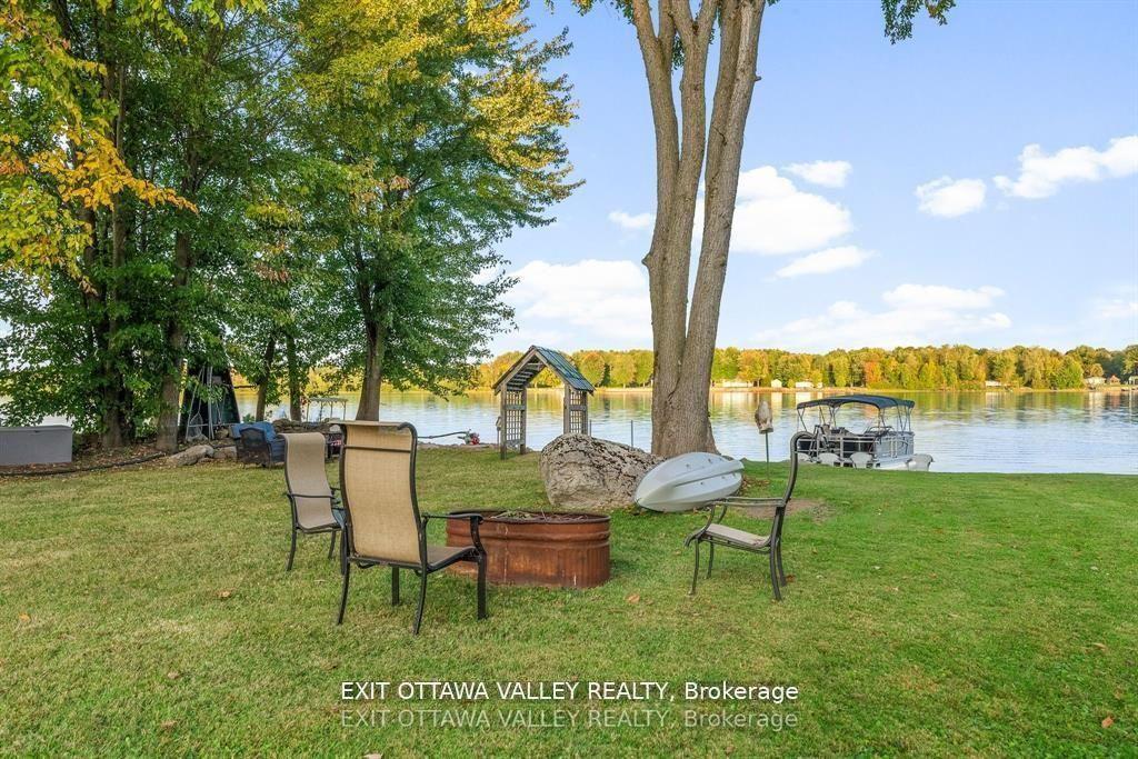 Photo 22 of 44 Lacroix Bay Road, Whitewater Region, Whitewater Region — HOMEH