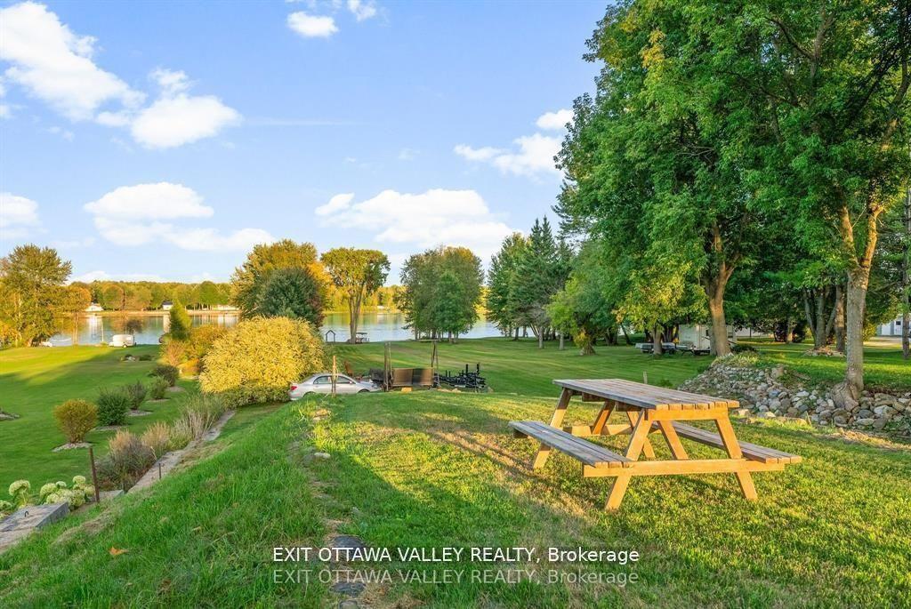 Photo 23 of 44 Lacroix Bay Road, Whitewater Region, Whitewater Region — HOMEH