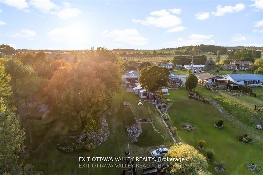 Photo 30 of 44 Lacroix Bay Road, Whitewater Region, Whitewater Region — HOMEH