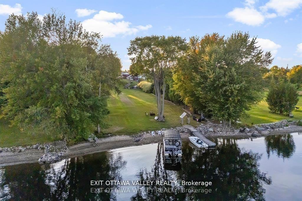 Photo 34 of 44 Lacroix Bay Road, Whitewater Region, Whitewater Region — HOMEH