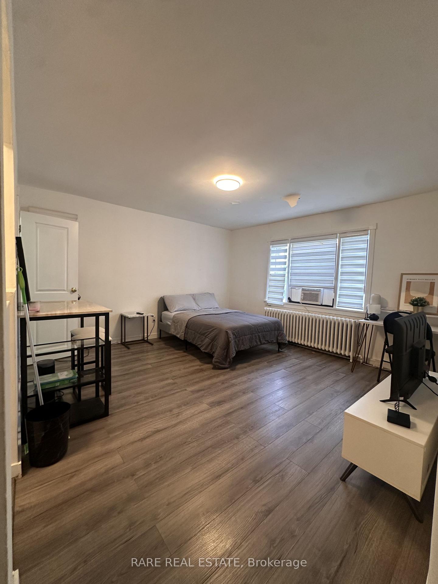 Photo 2 of Unit 11, 130 Macpherson Avenue, Toronto, Casa Loma — HOMEH