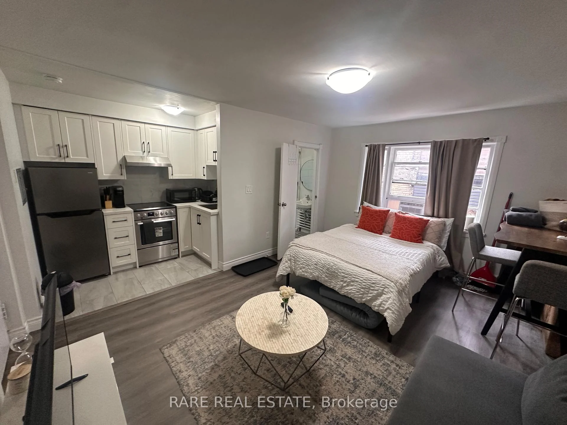 Photo 1 of Unit 14, 130 Macpherson Avenue, Toronto, Casa Loma — HOMEH
