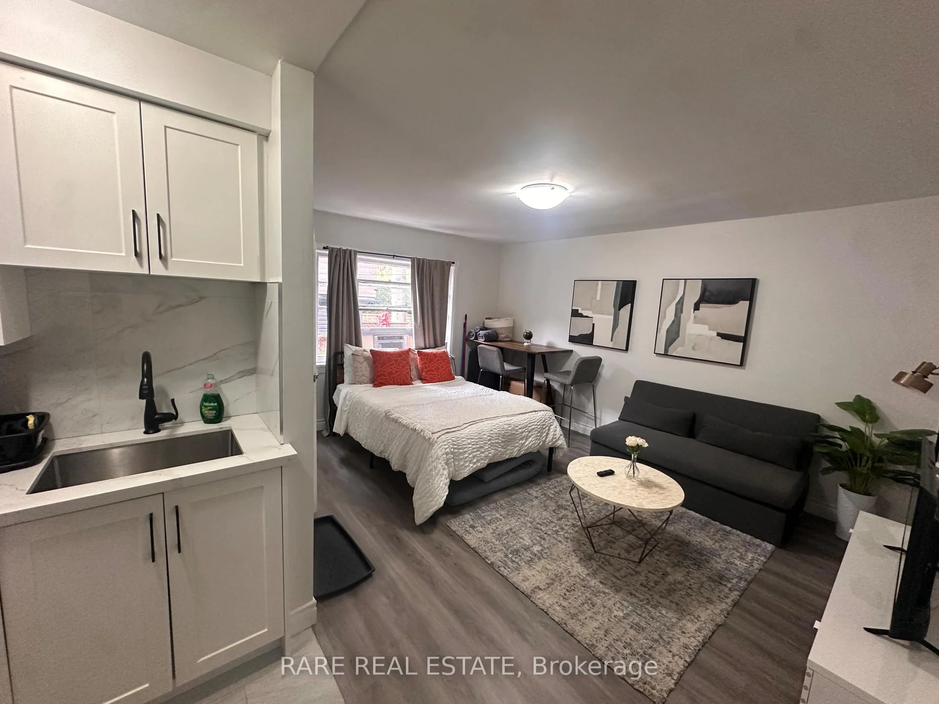 Photo 2 of Unit 14, 130 Macpherson Avenue, Toronto, Casa Loma — HOMEH