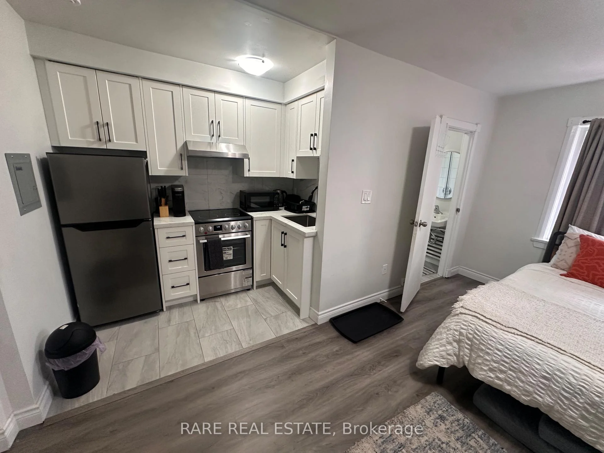 Photo 3 of Unit 14, 130 Macpherson Avenue, Toronto, Casa Loma — HOMEH