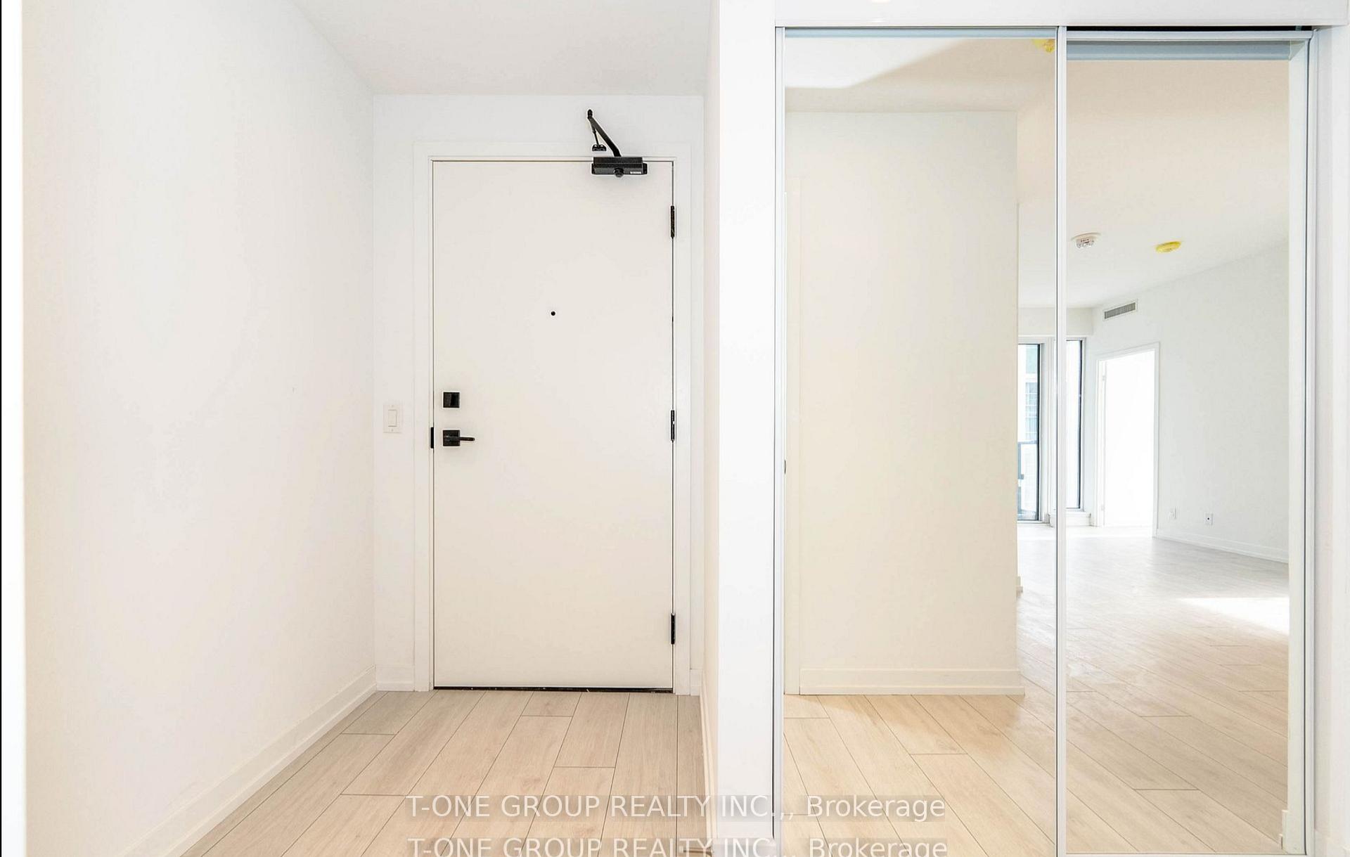 Photo 4 of Unit 1202, 55 Mercer Street, Toronto, Waterfront Communities — HOMEH