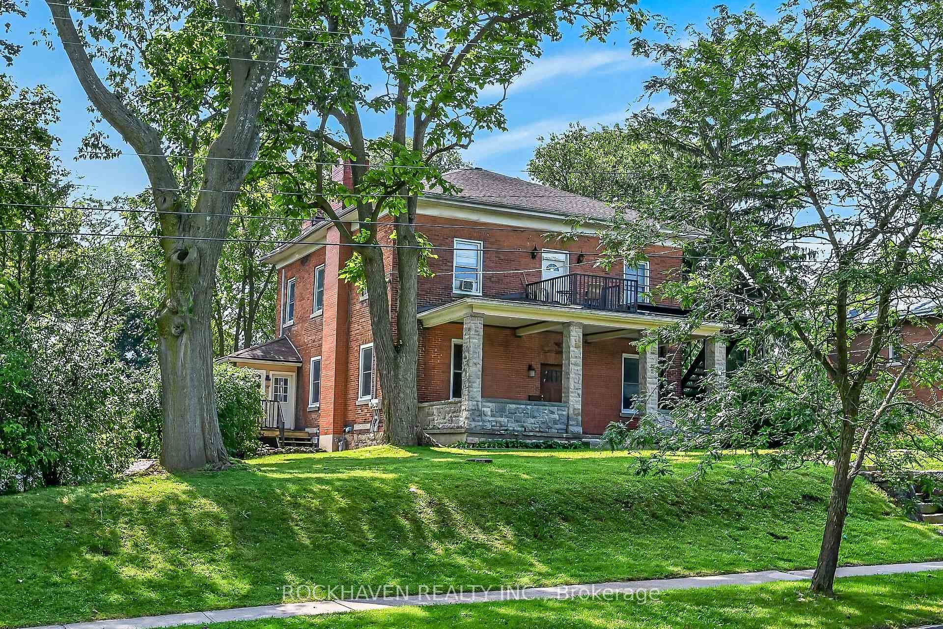 Photo of 15 St David Street W