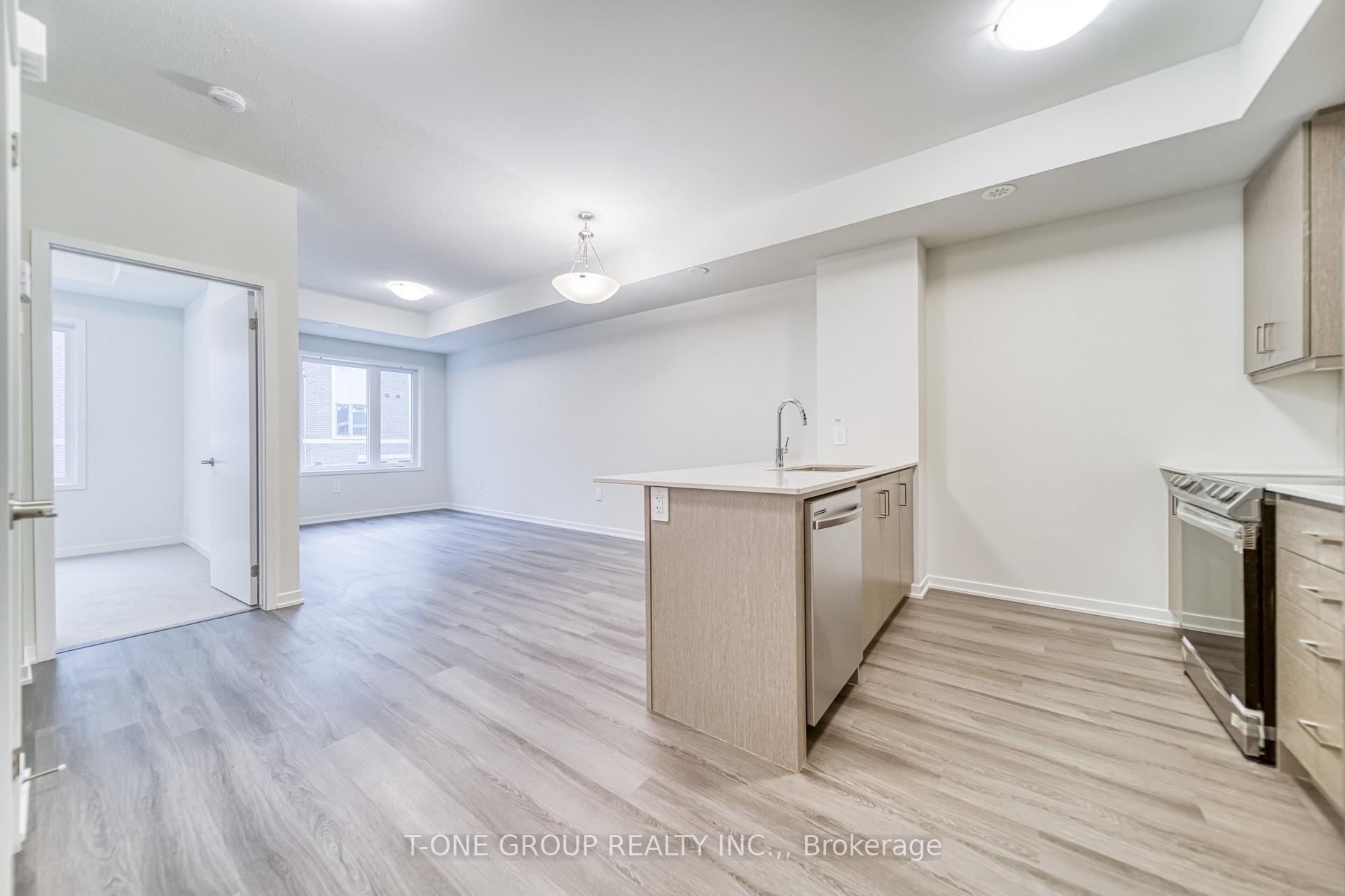 Photo 1 of Unit 46, 21 Honeycrisp Crescent, Vaughan, Vaughan Corporate Centre — HOMEH