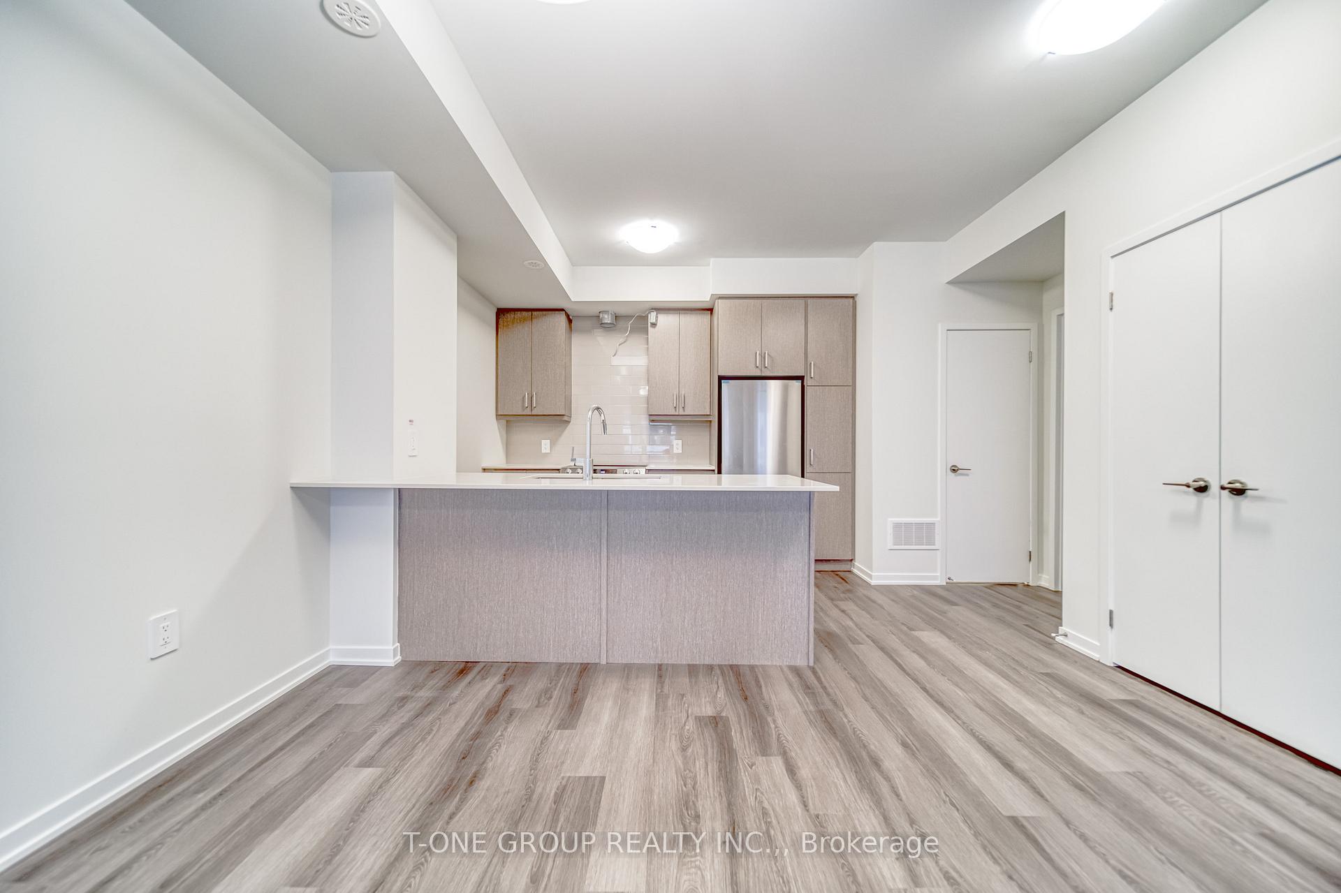 Photo 10 of Unit 46, 21 Honeycrisp Crescent, Vaughan, Vaughan Corporate Centre — HOMEH