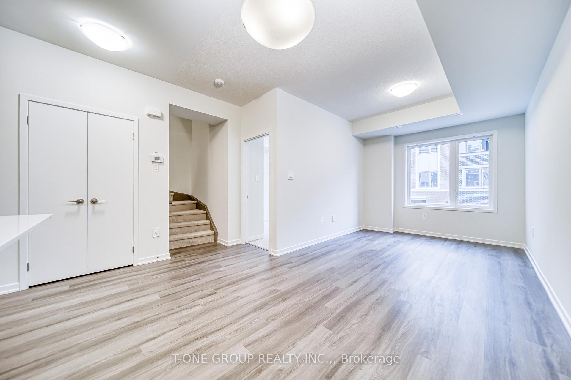 Photo 17 of Unit 46, 21 Honeycrisp Crescent, Vaughan, Vaughan Corporate Centre — HOMEH